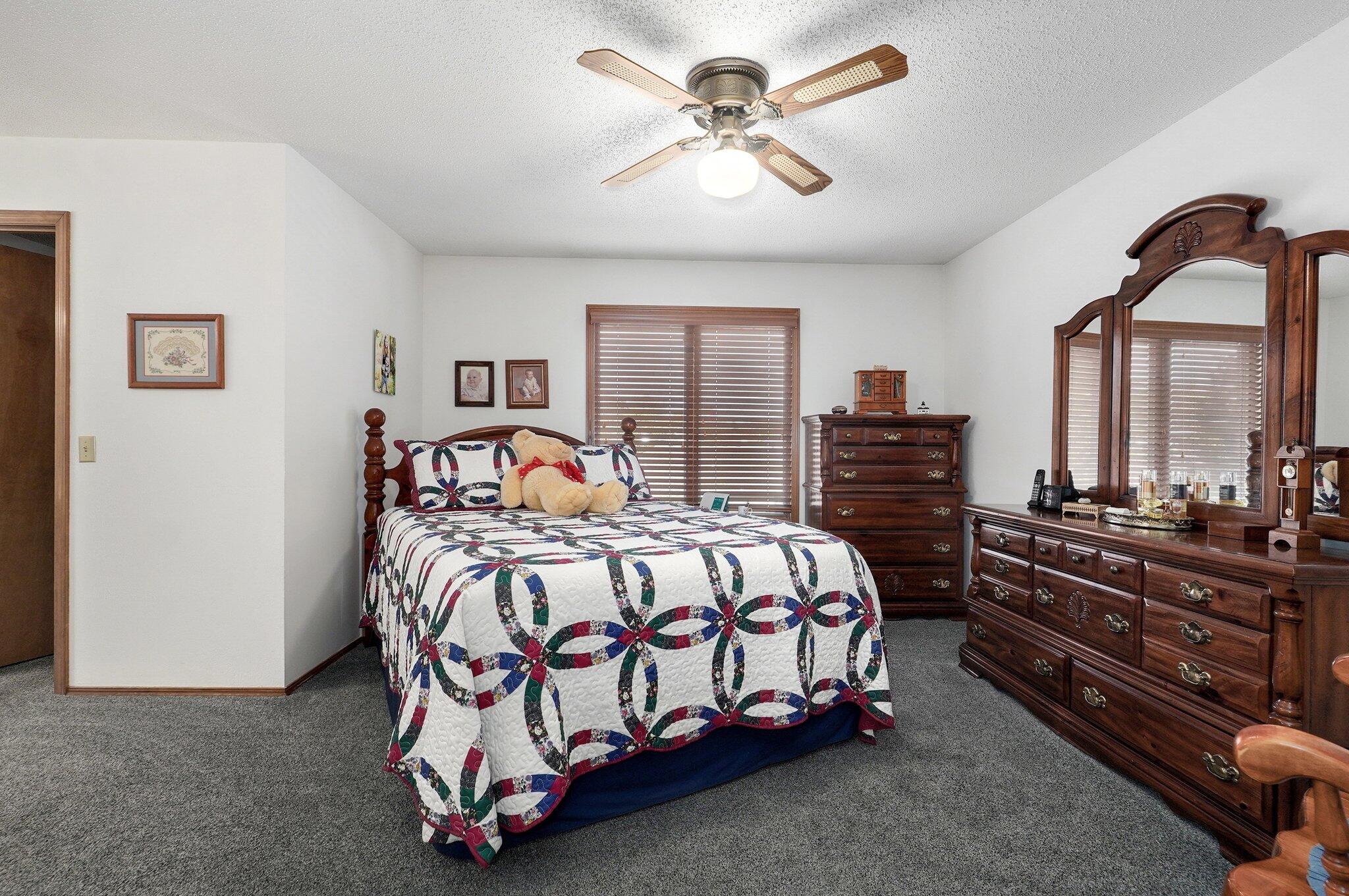 1967 W Inglewood Street