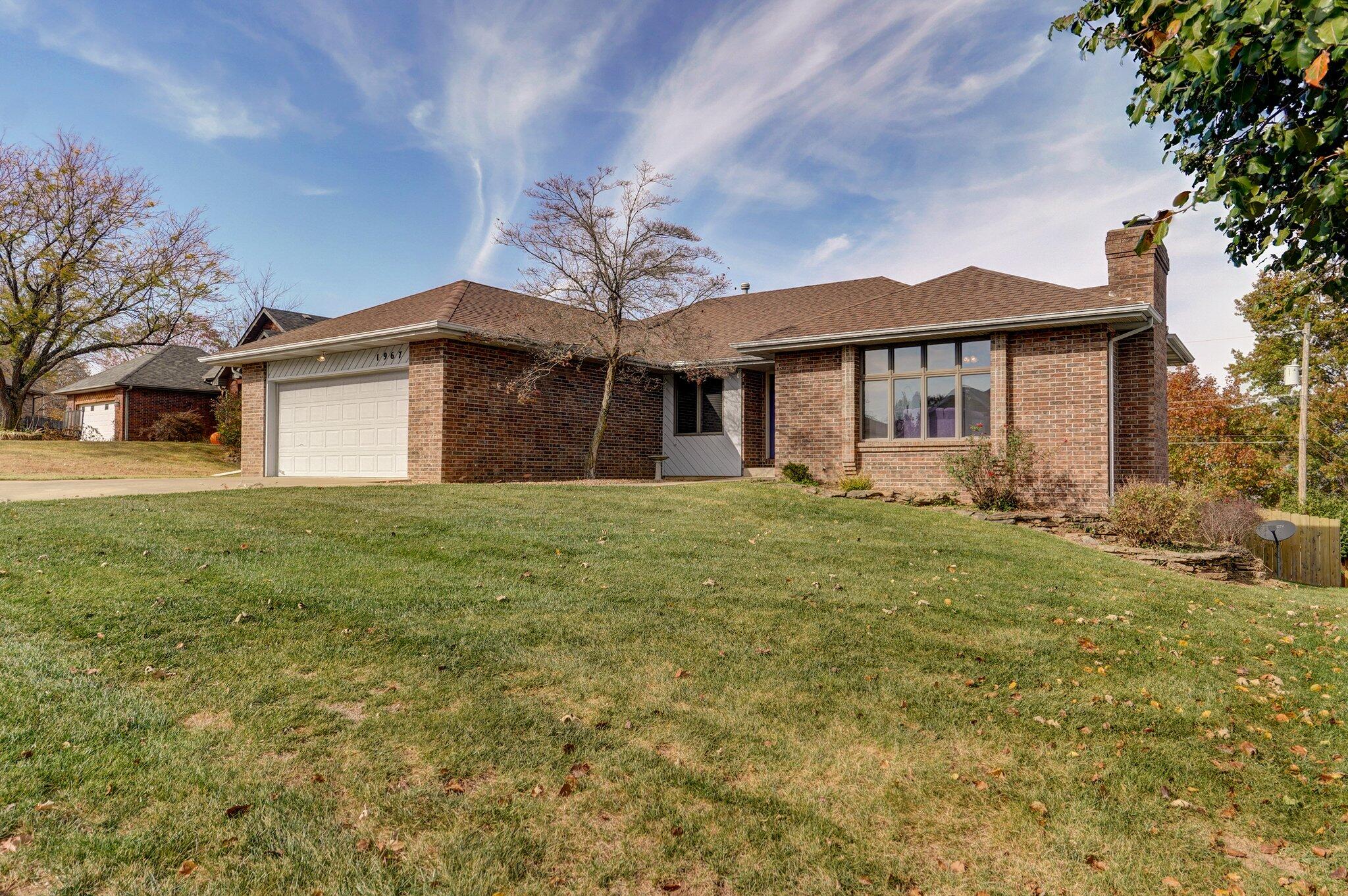 1967 W Inglewood Street