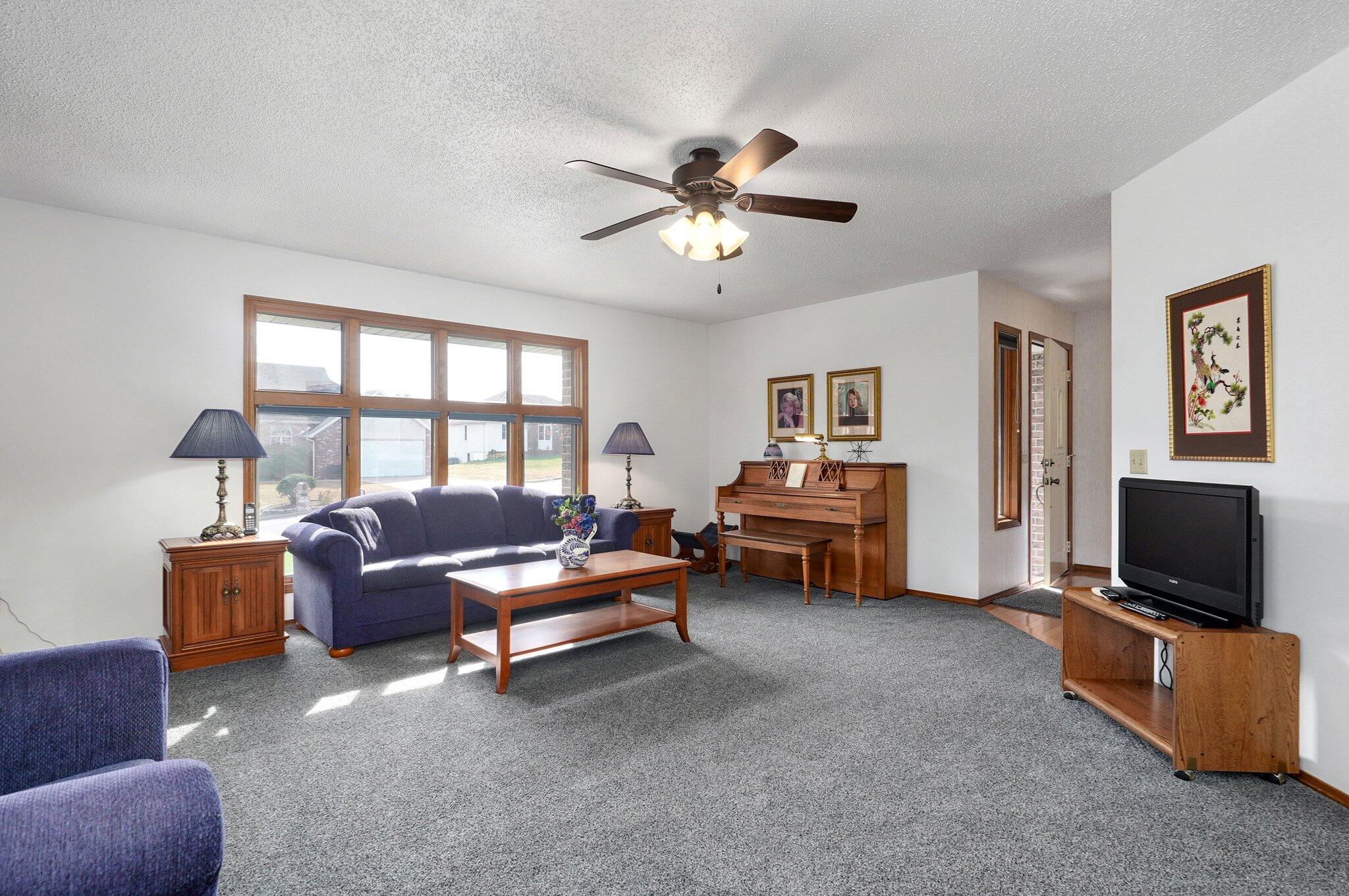 1967 W Inglewood Street