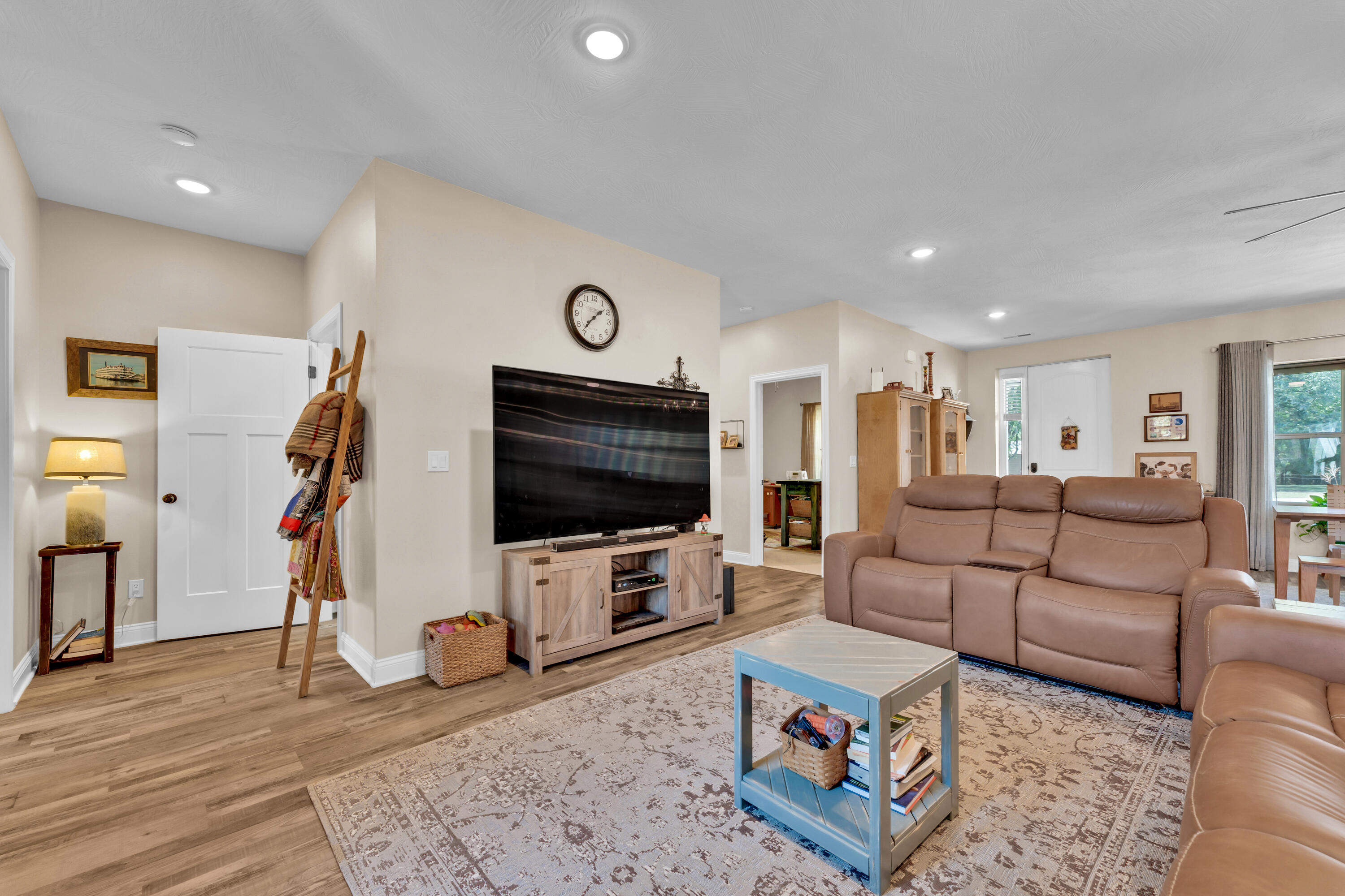 818 S Miller Road