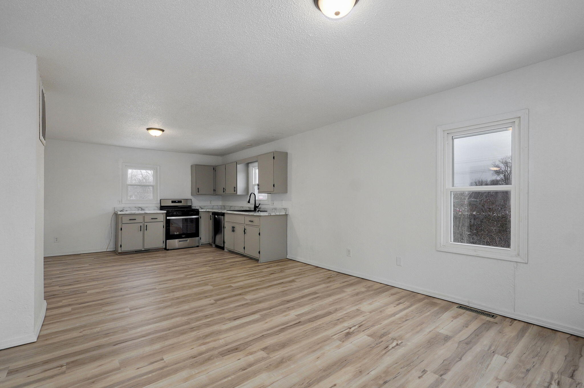 2337 N Fremont Avenue