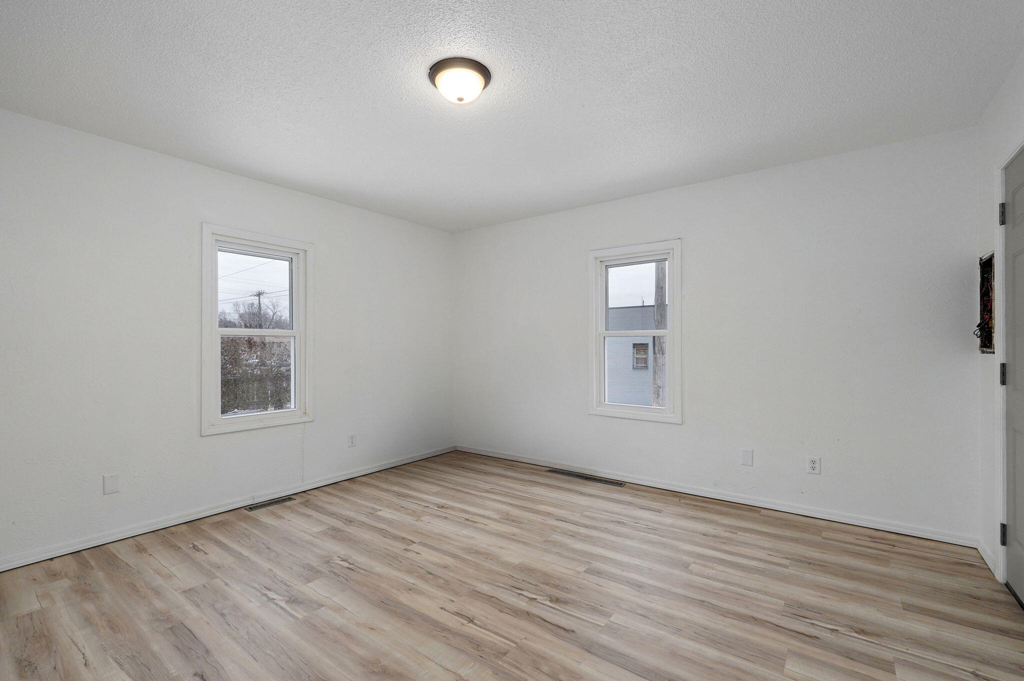 2337 N Fremont Avenue