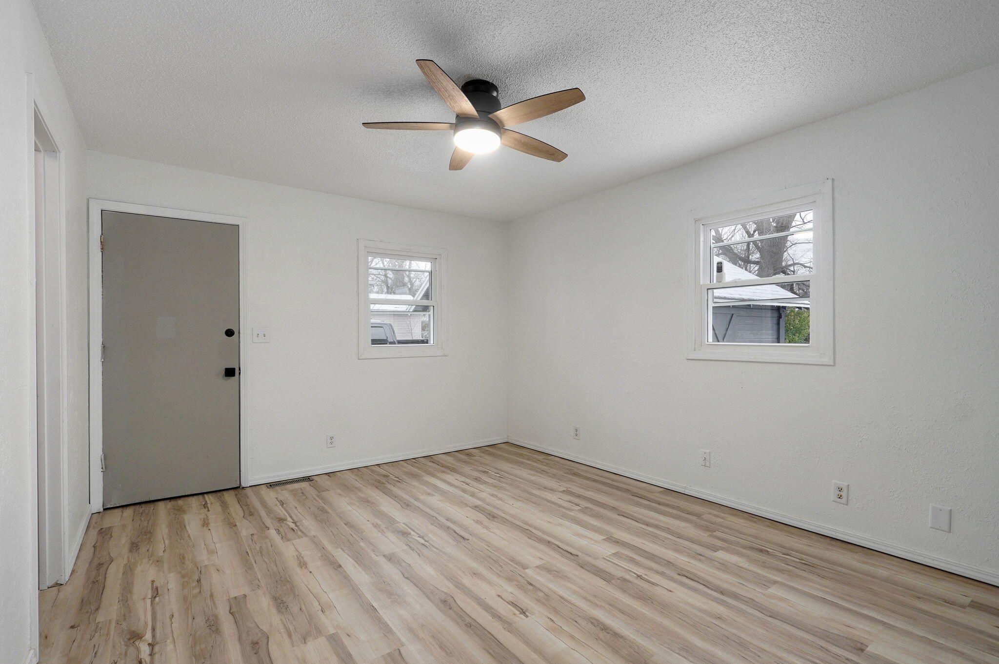 2337 N Fremont Avenue