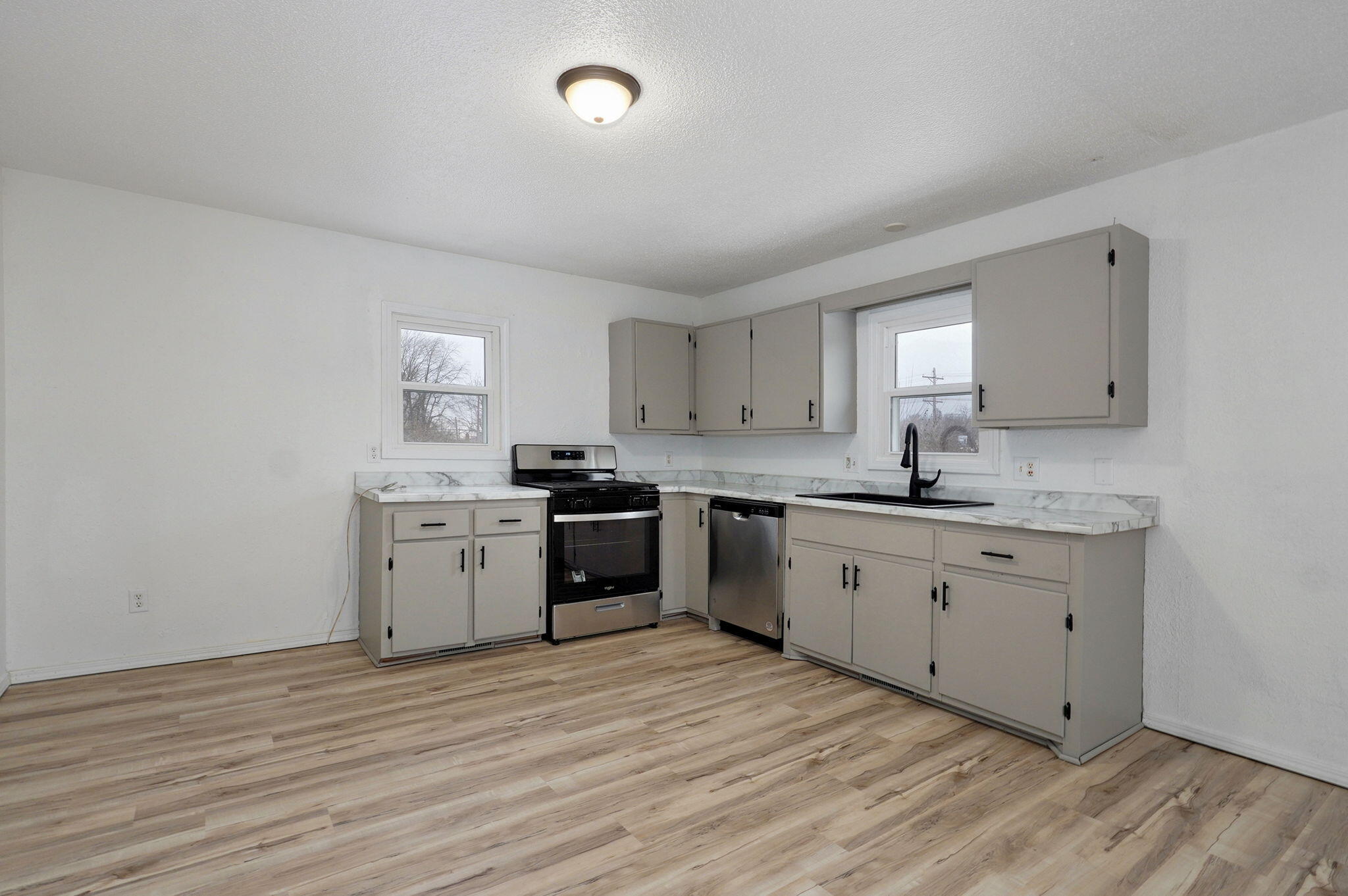 2337 N Fremont Avenue