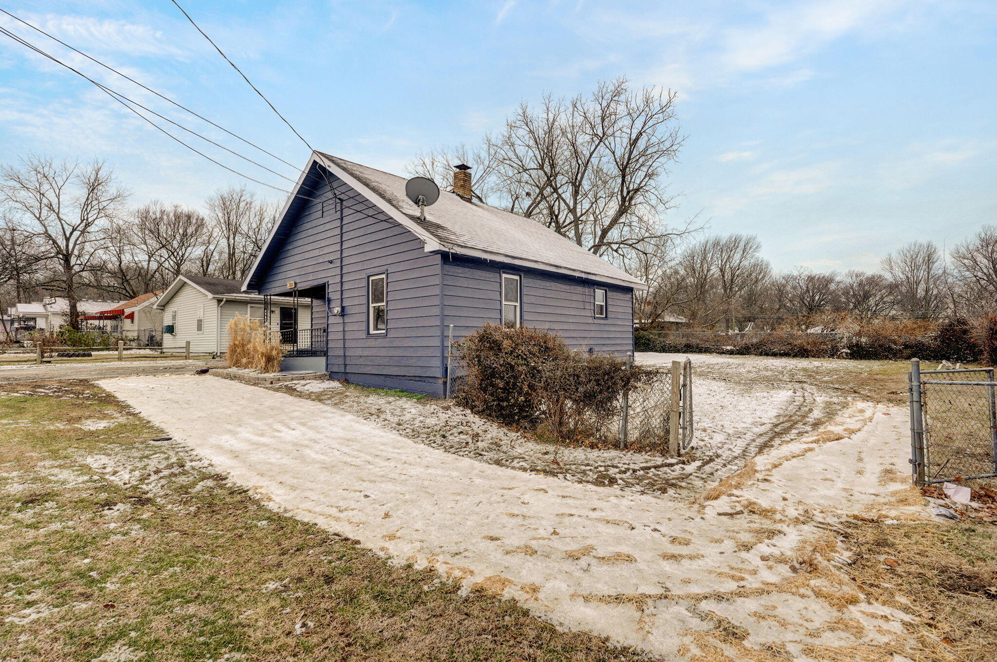 2337 N Fremont Avenue