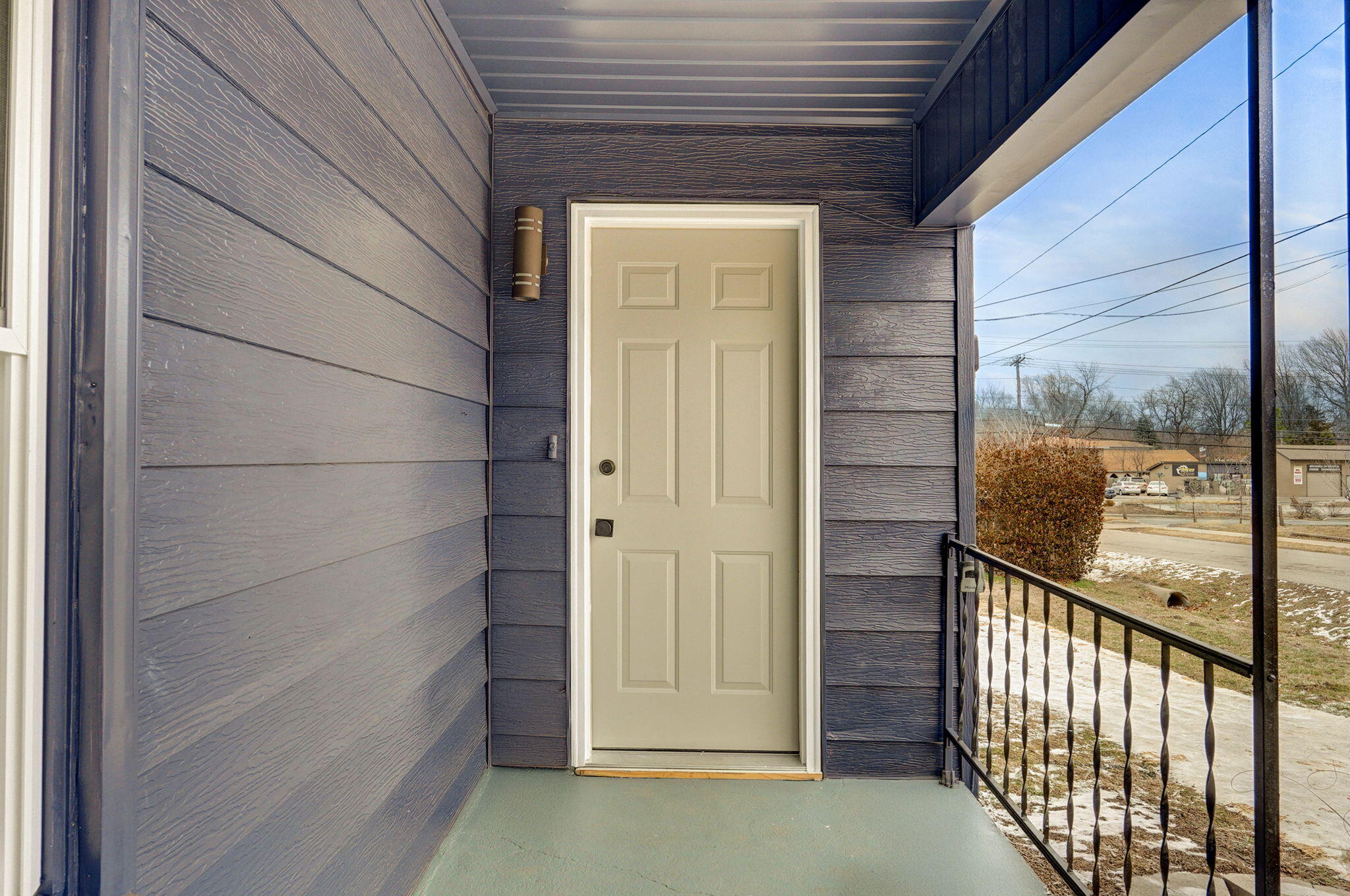 2337 N Fremont Avenue