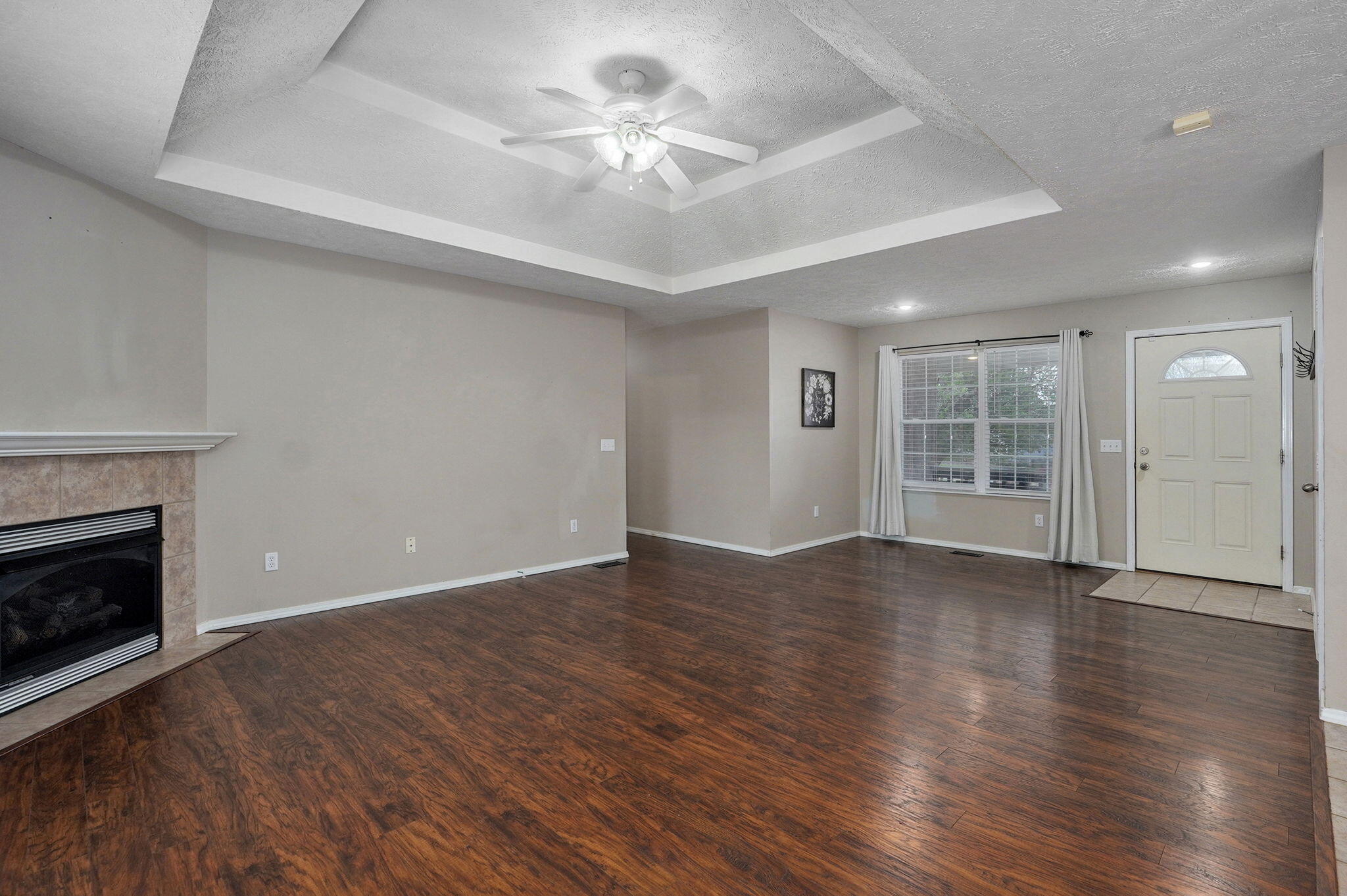 3196 W Grandview Street