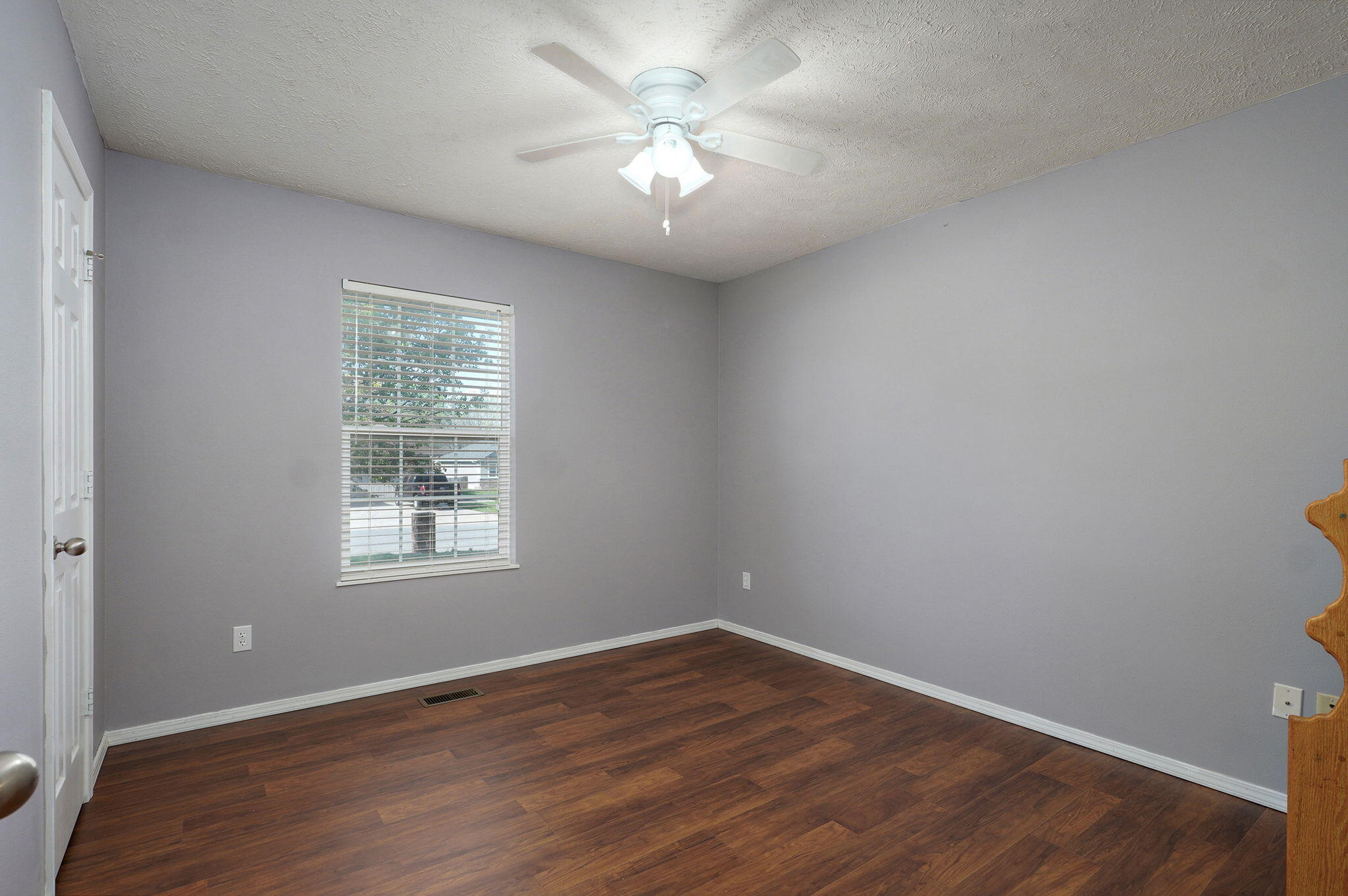 3196 W Grandview Street