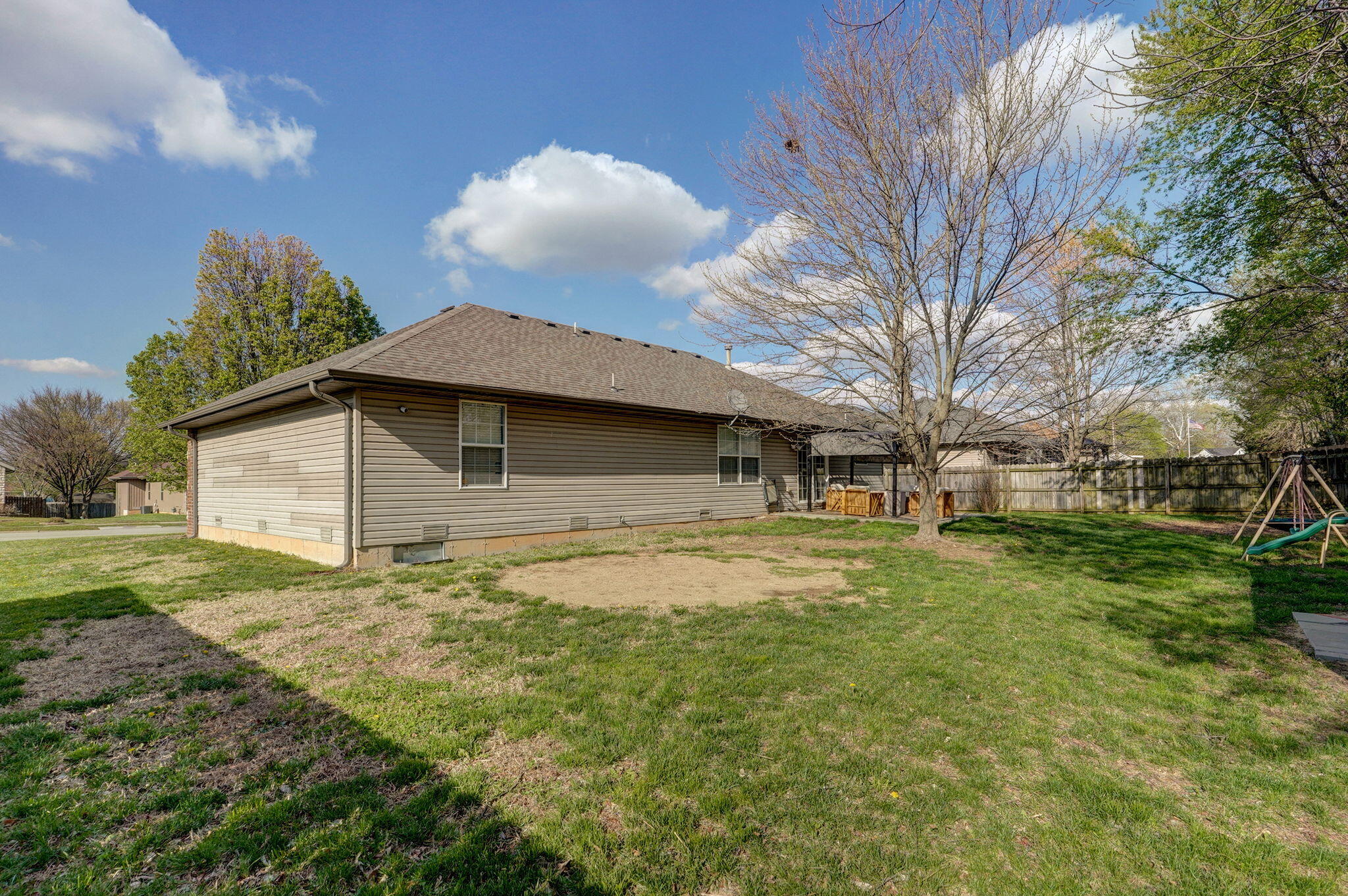 3196 W Grandview Street