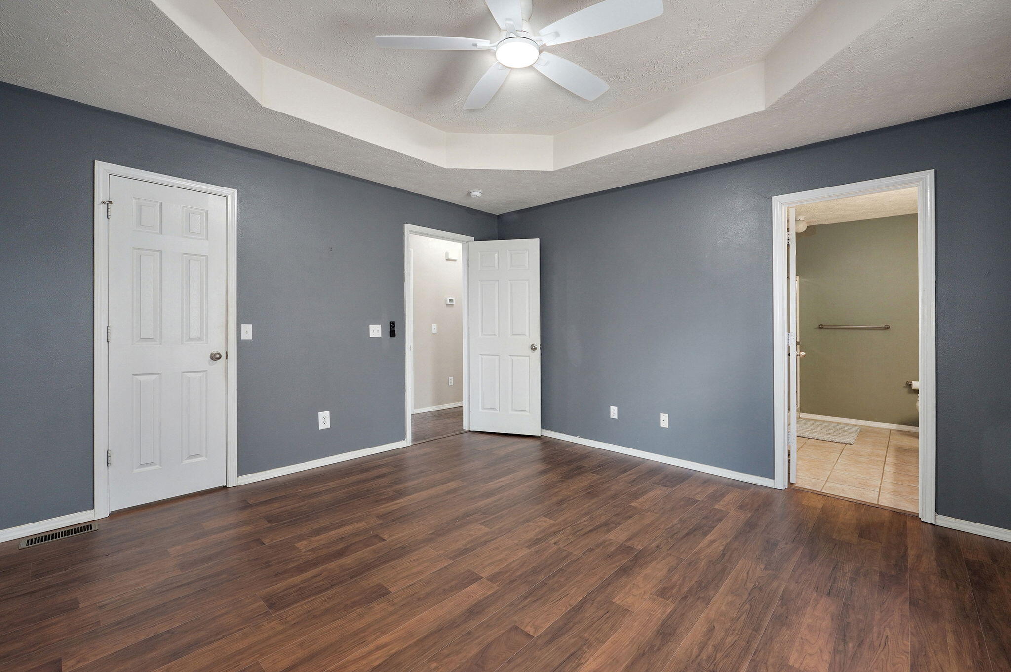 3196 W Grandview Street