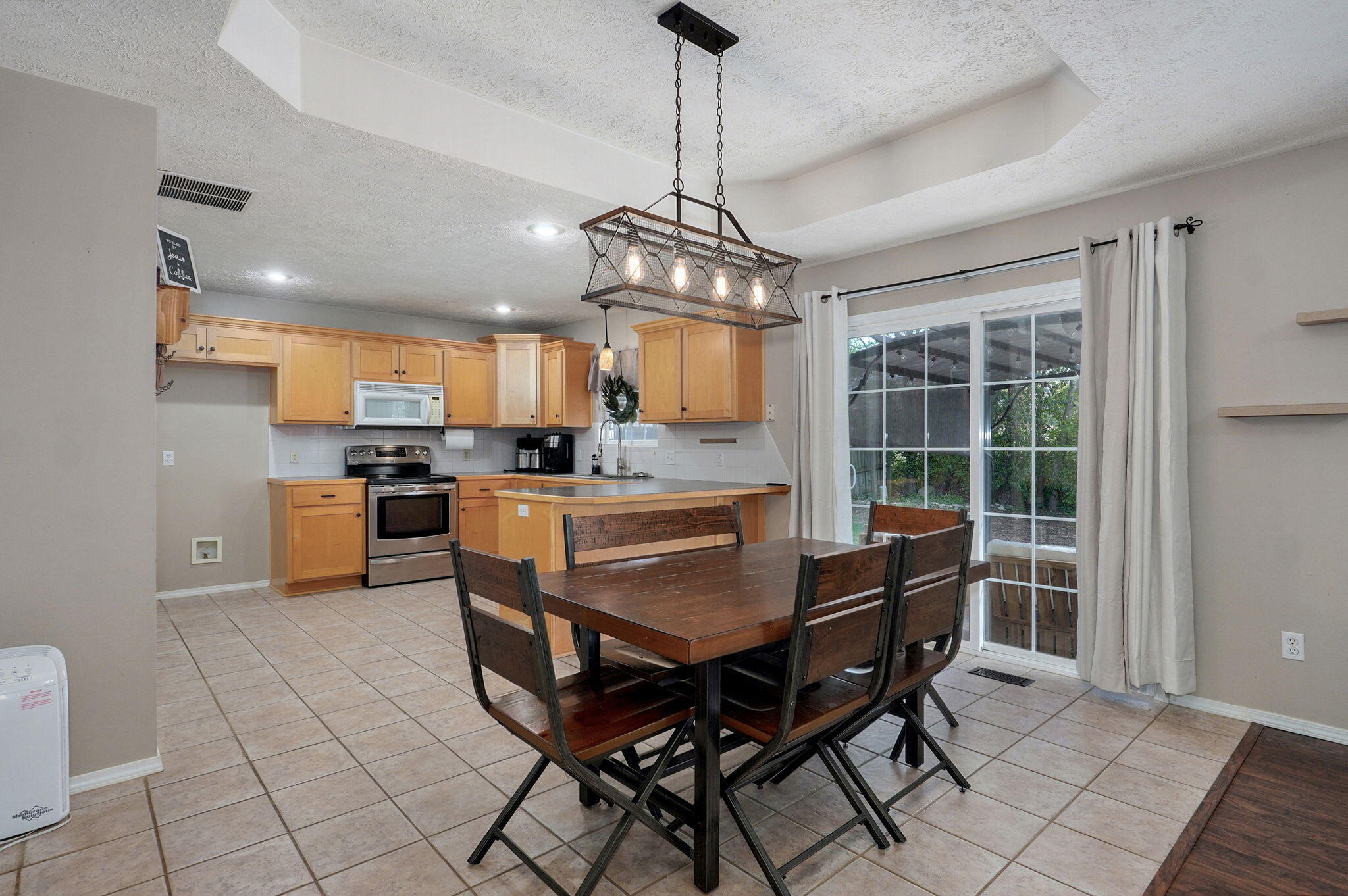 3196 W Grandview Street