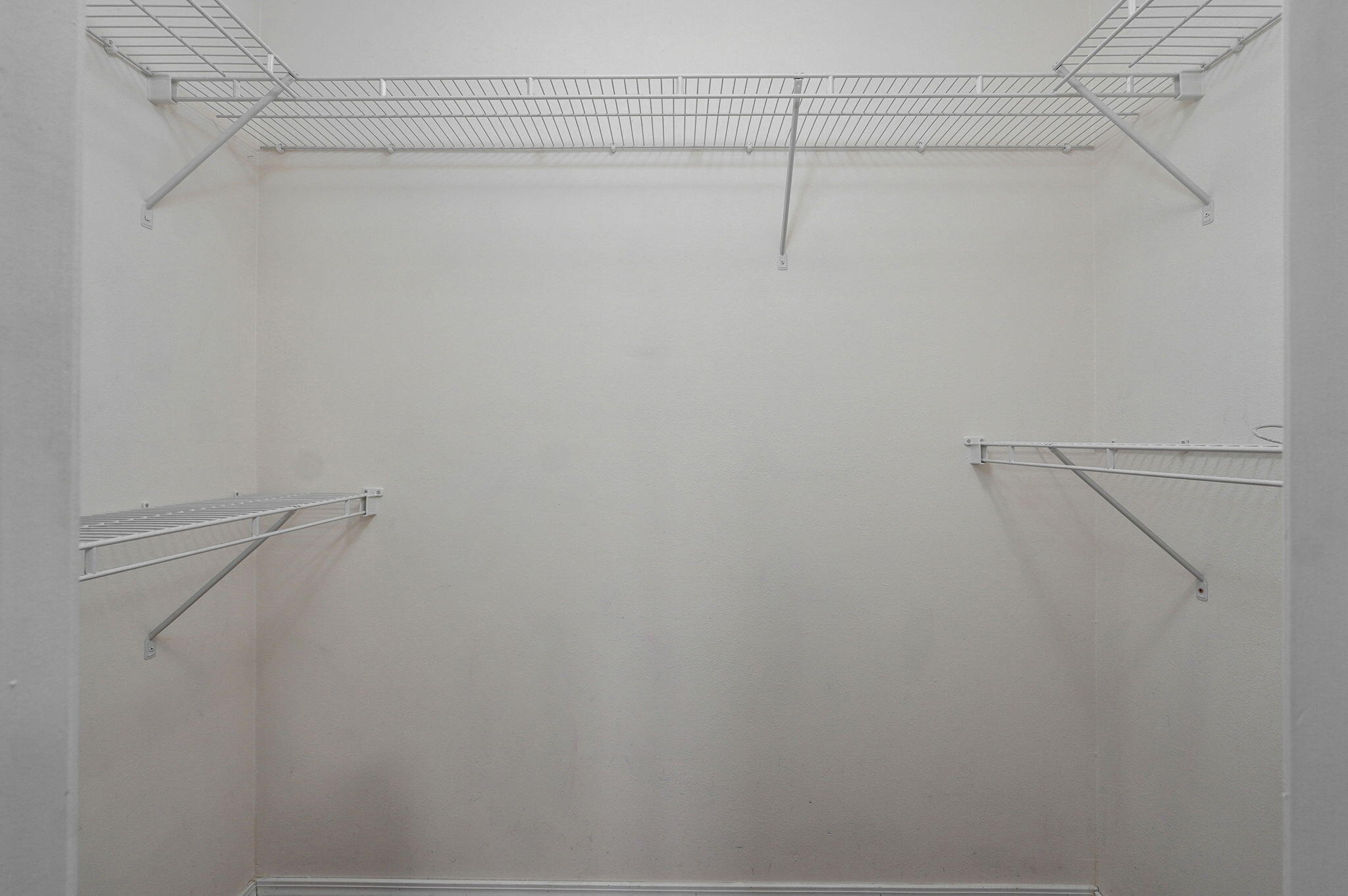 3196 W Grandview Street