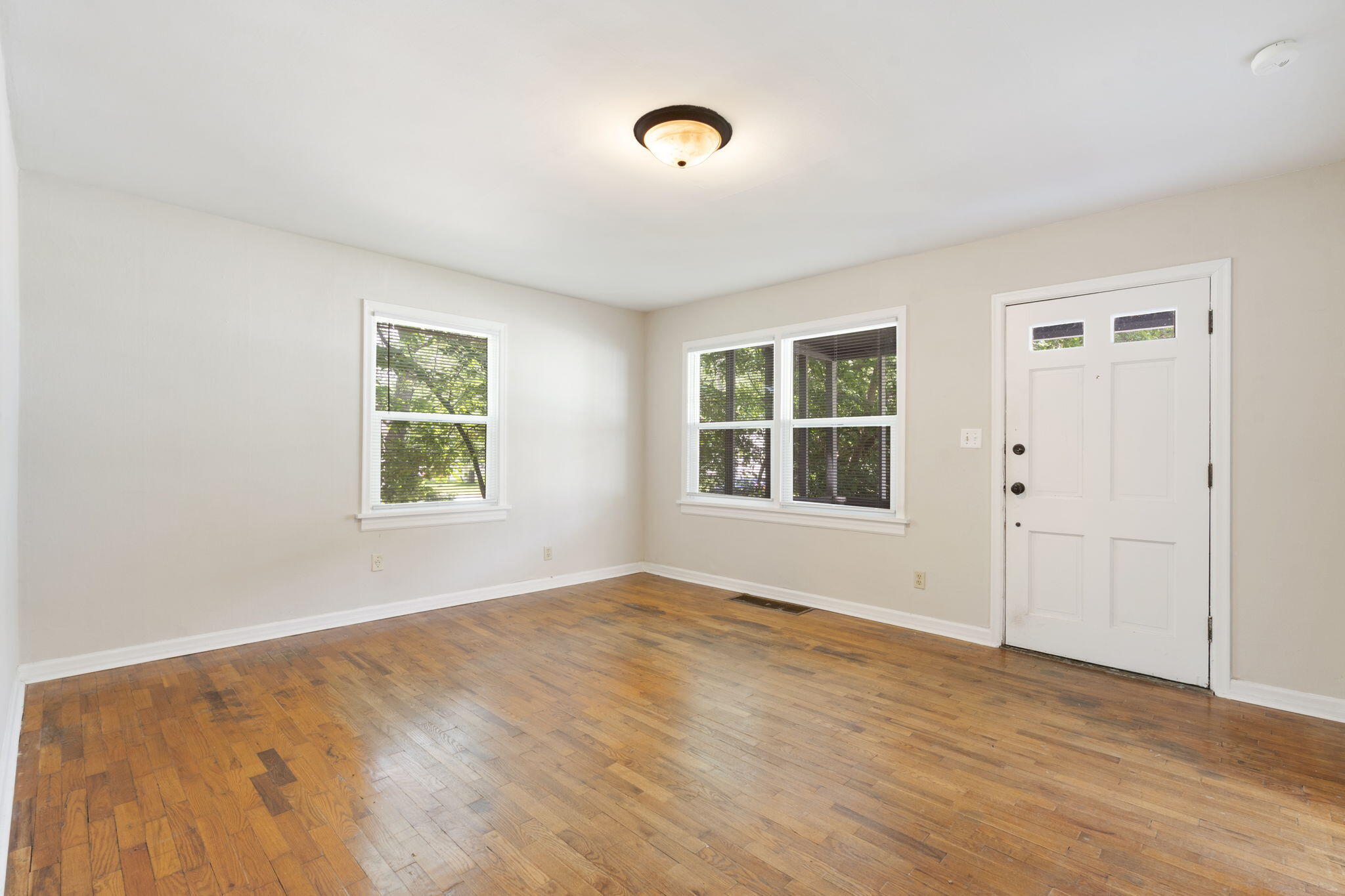 1116 W University Street