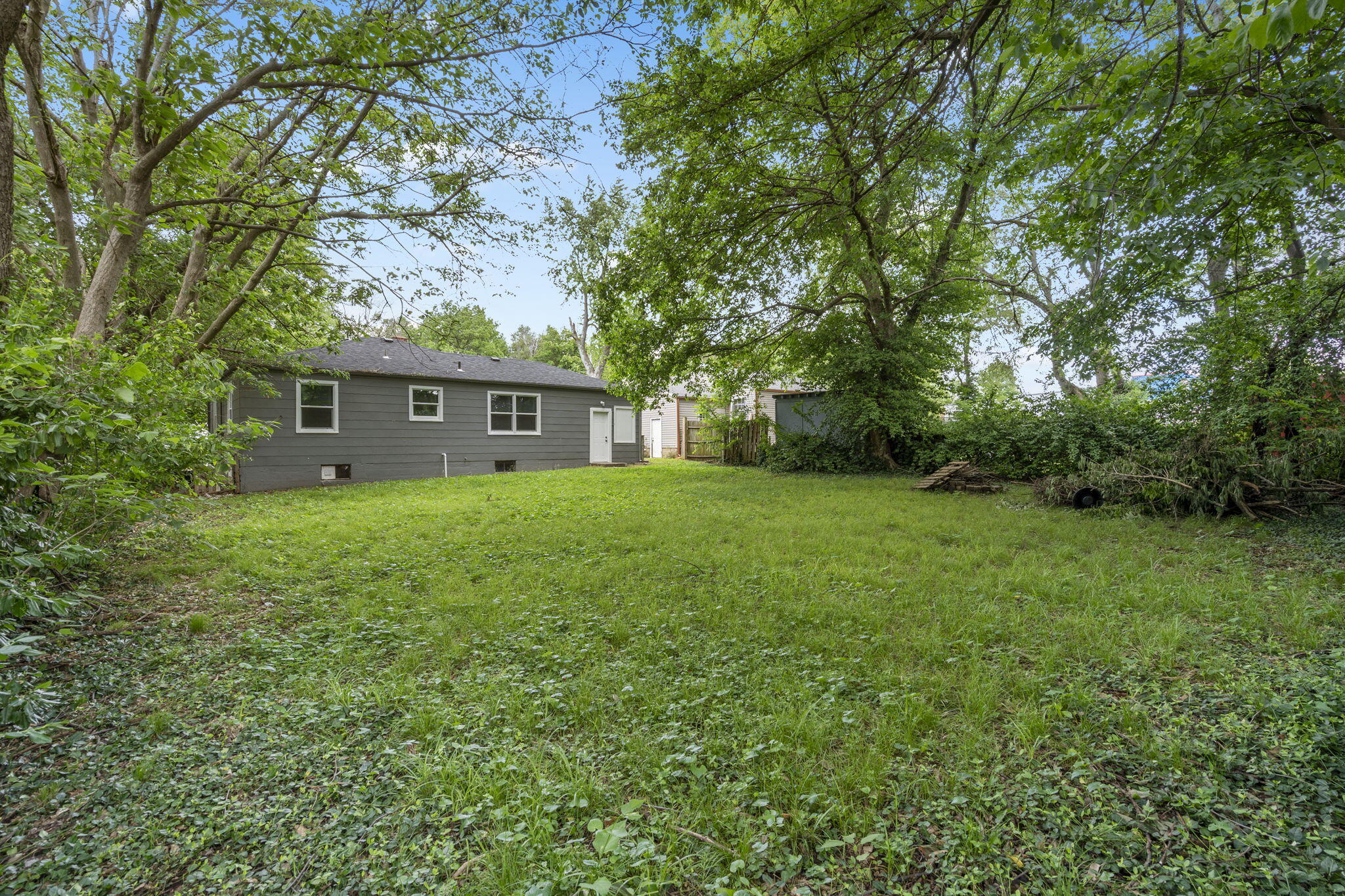 1116 W University Street