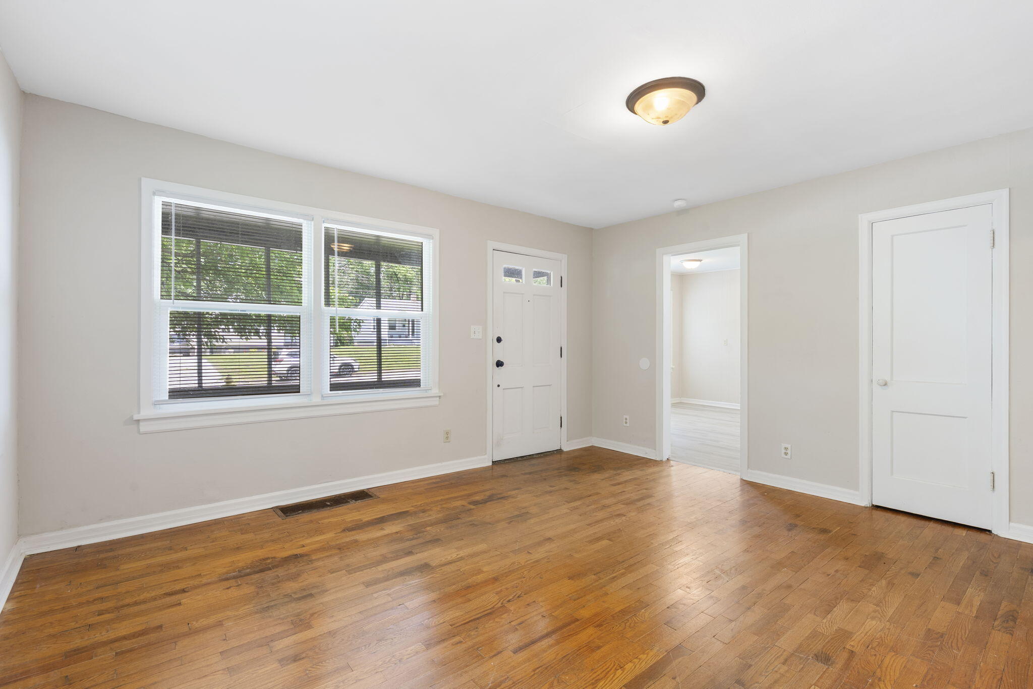 1116 W University Street