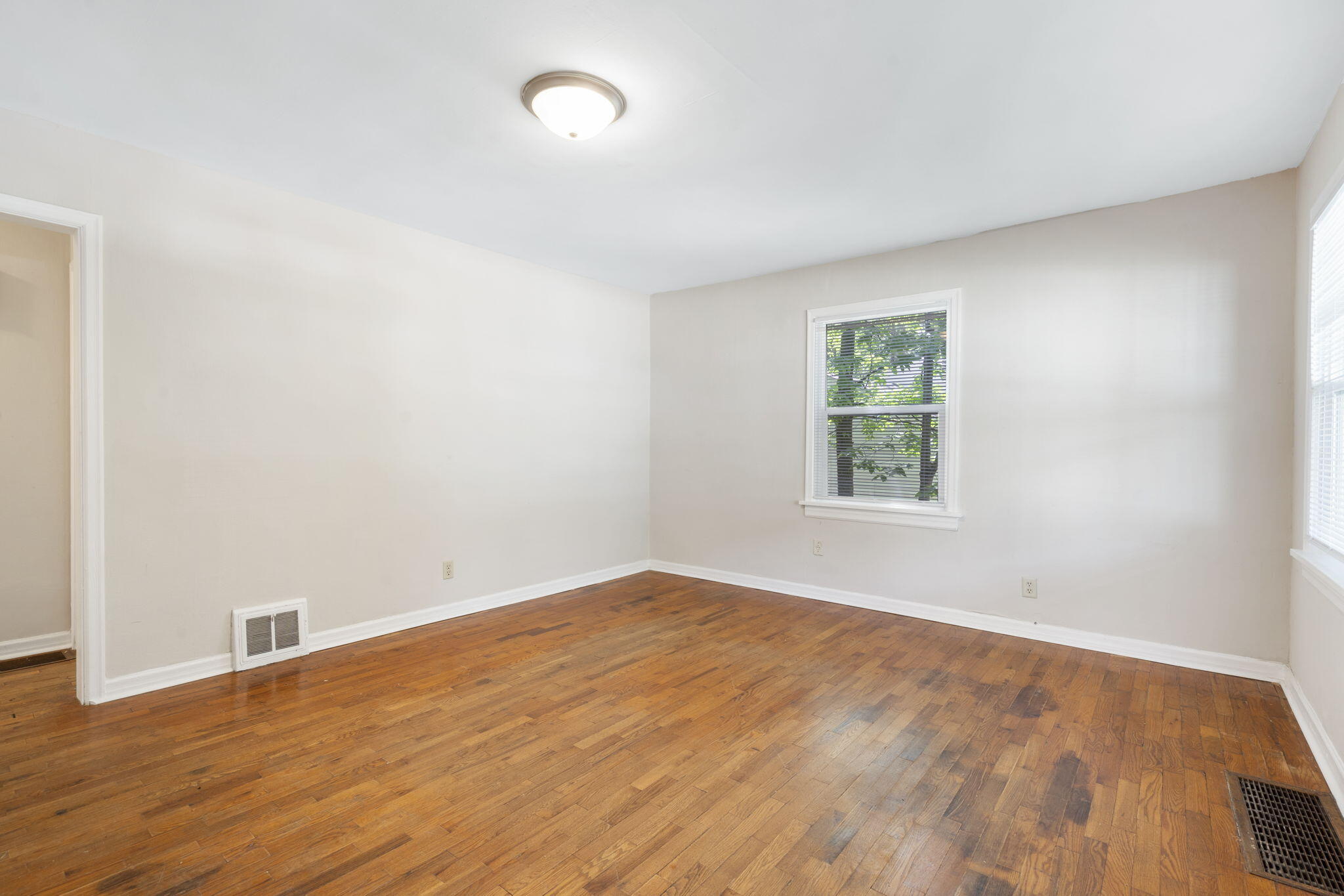 1116 W University Street