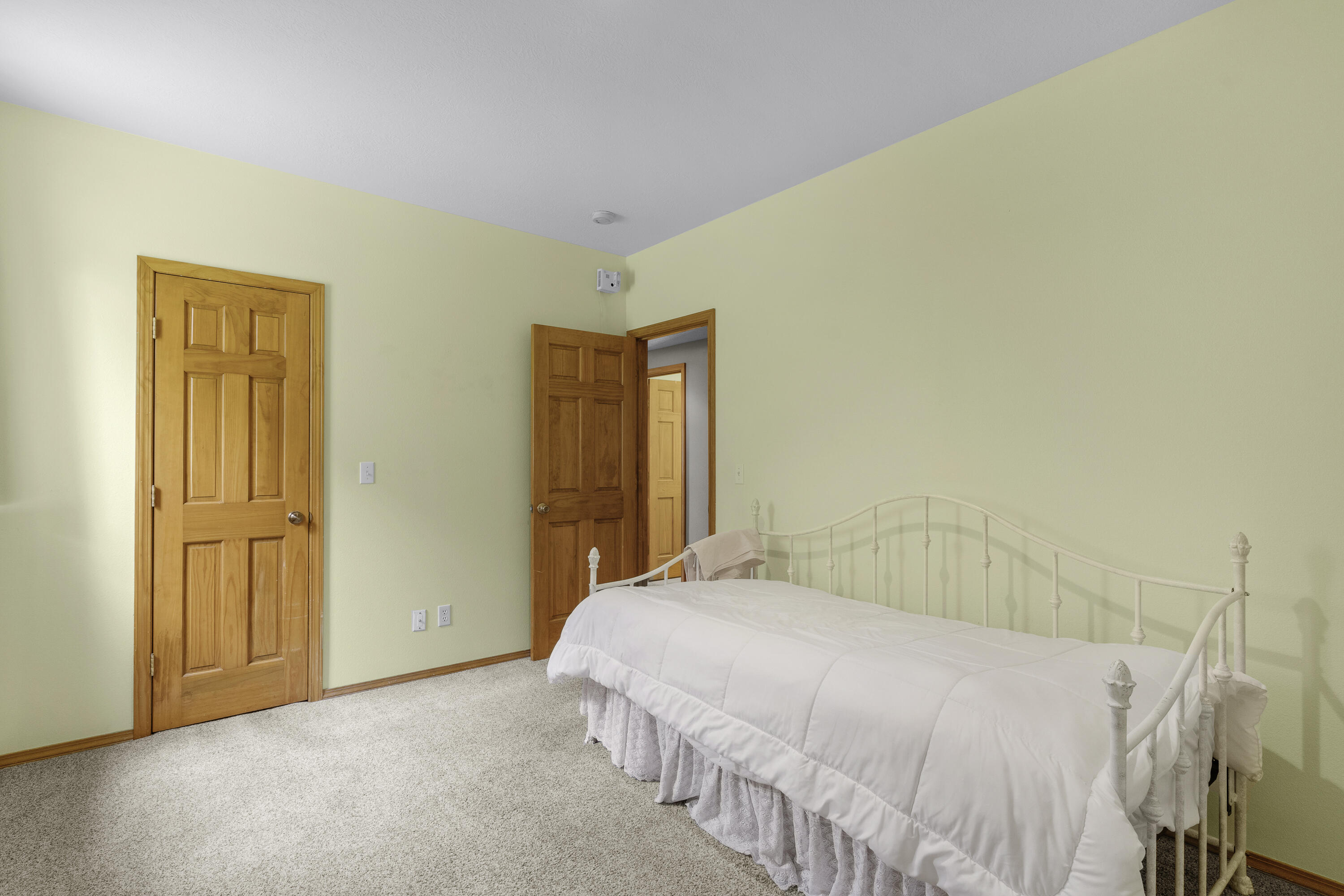 2122 W Village Terrace