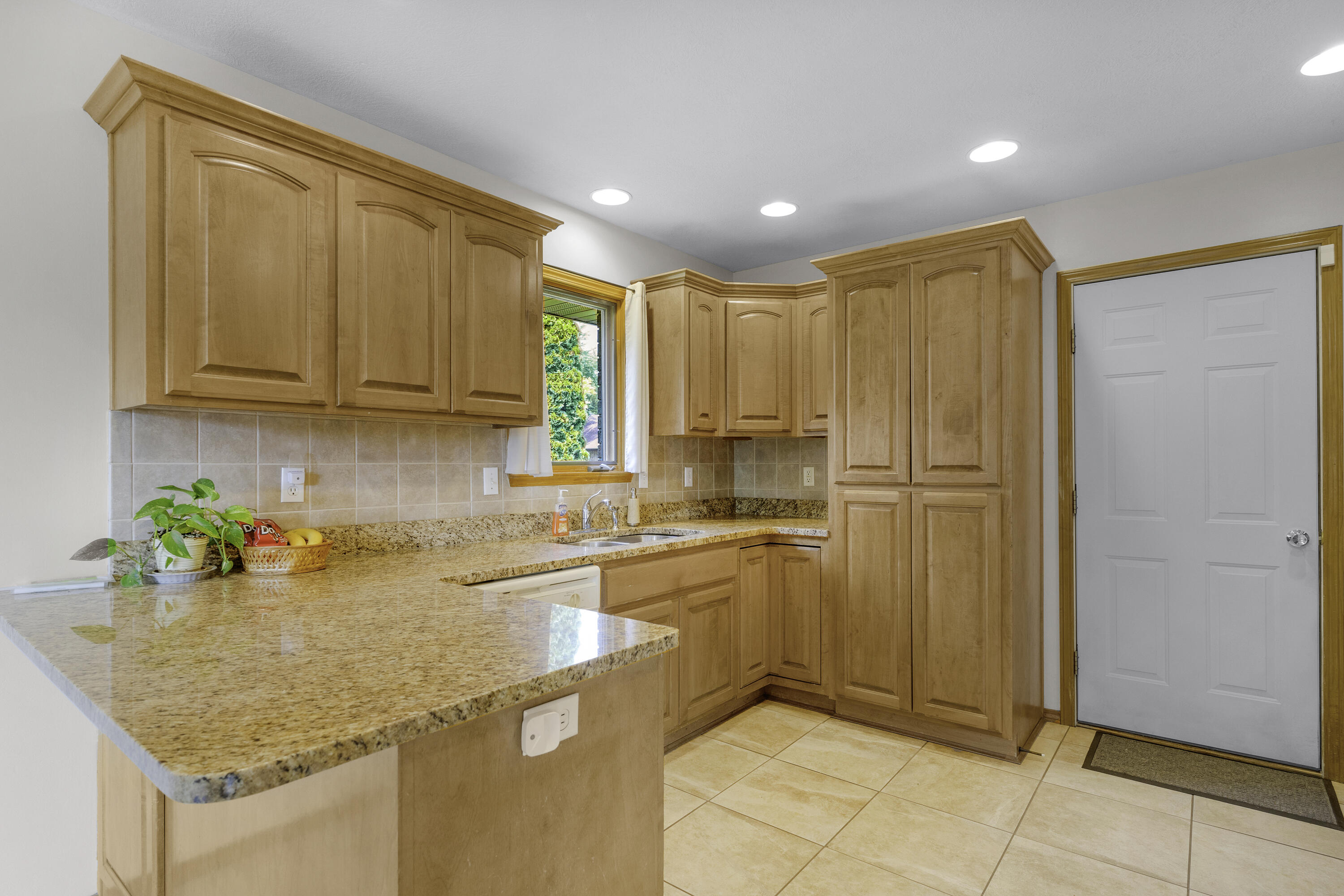 2122 W Village Terrace
