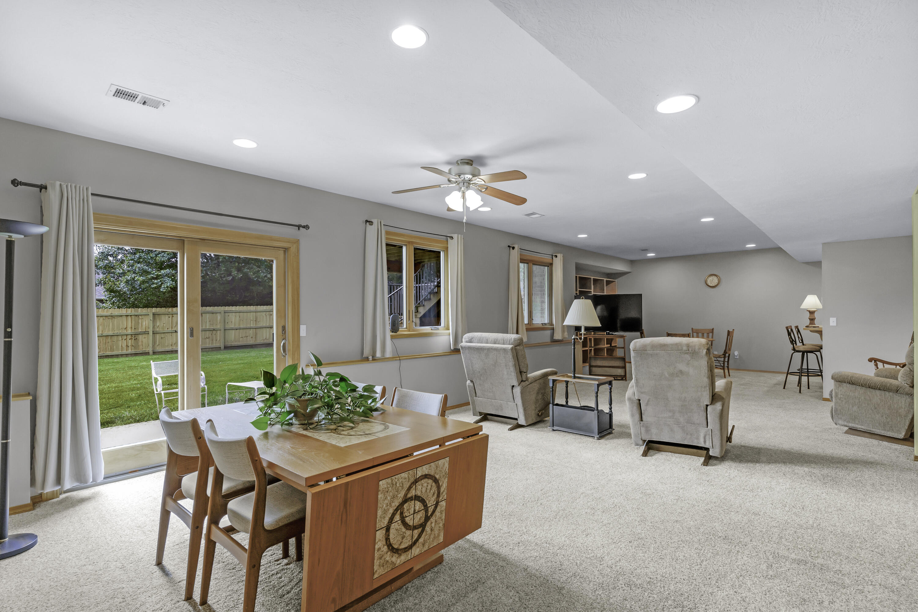 2122 W Village Terrace