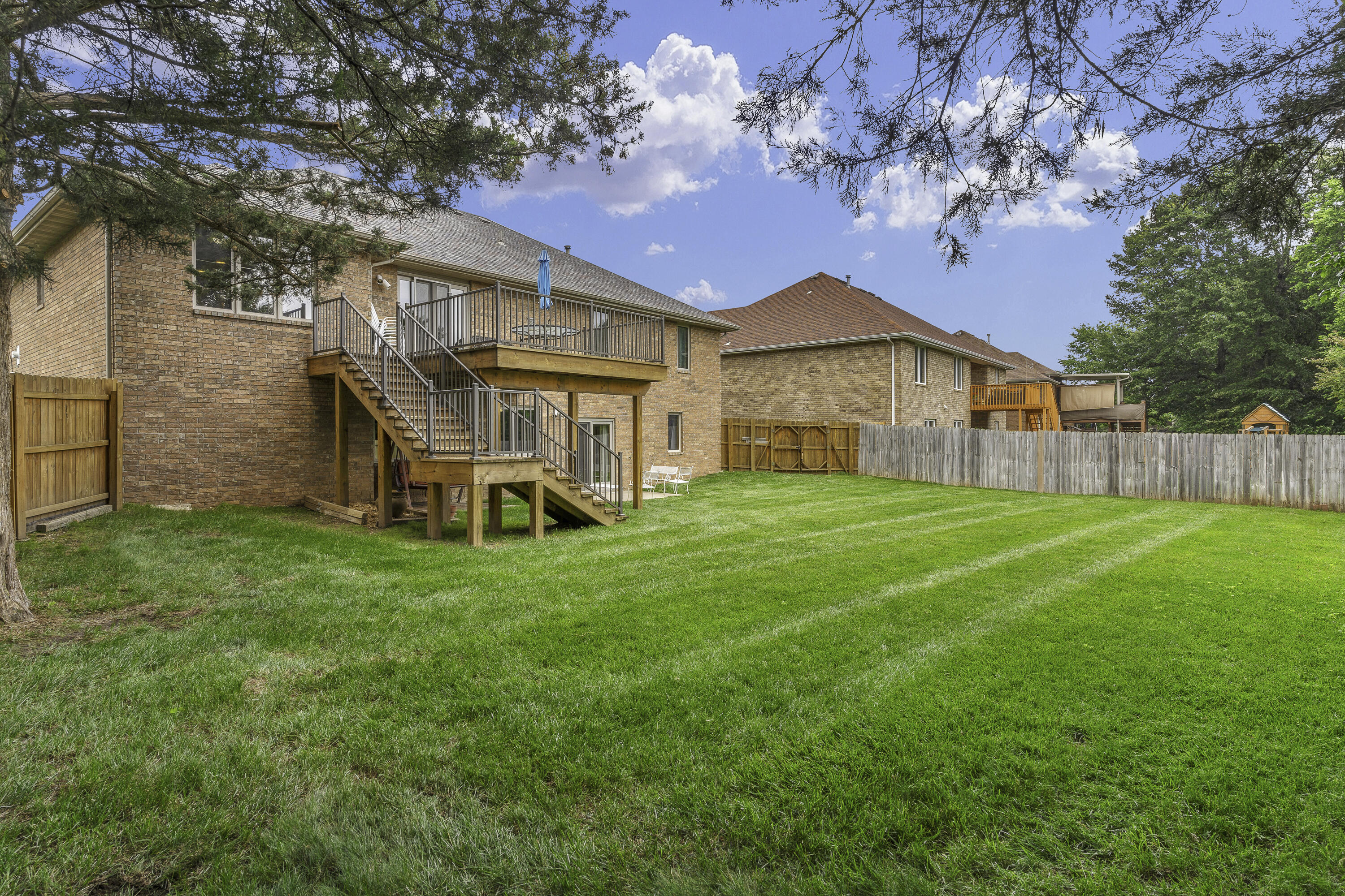 2122 W Village Terrace