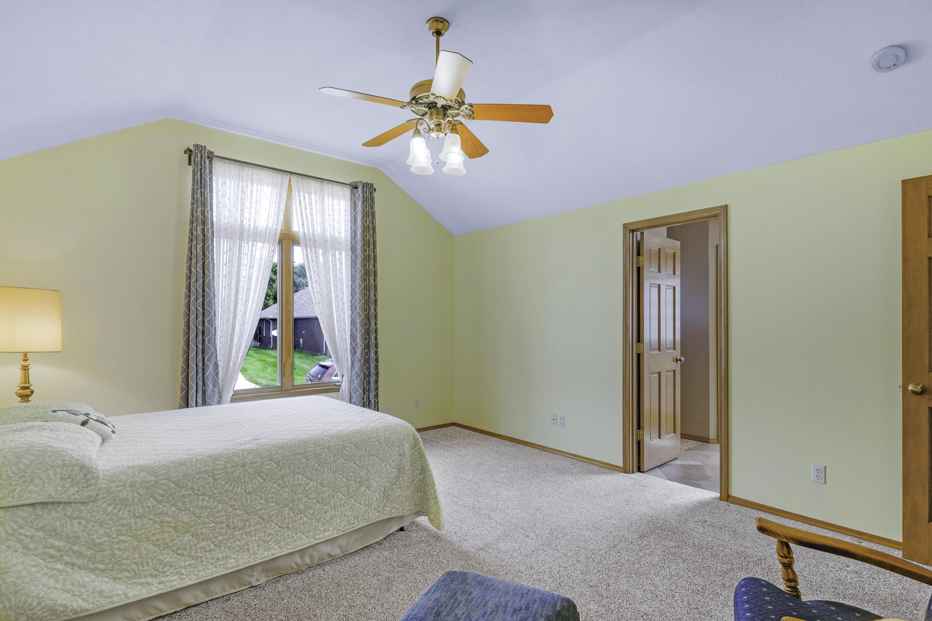 2122 W Village Terrace