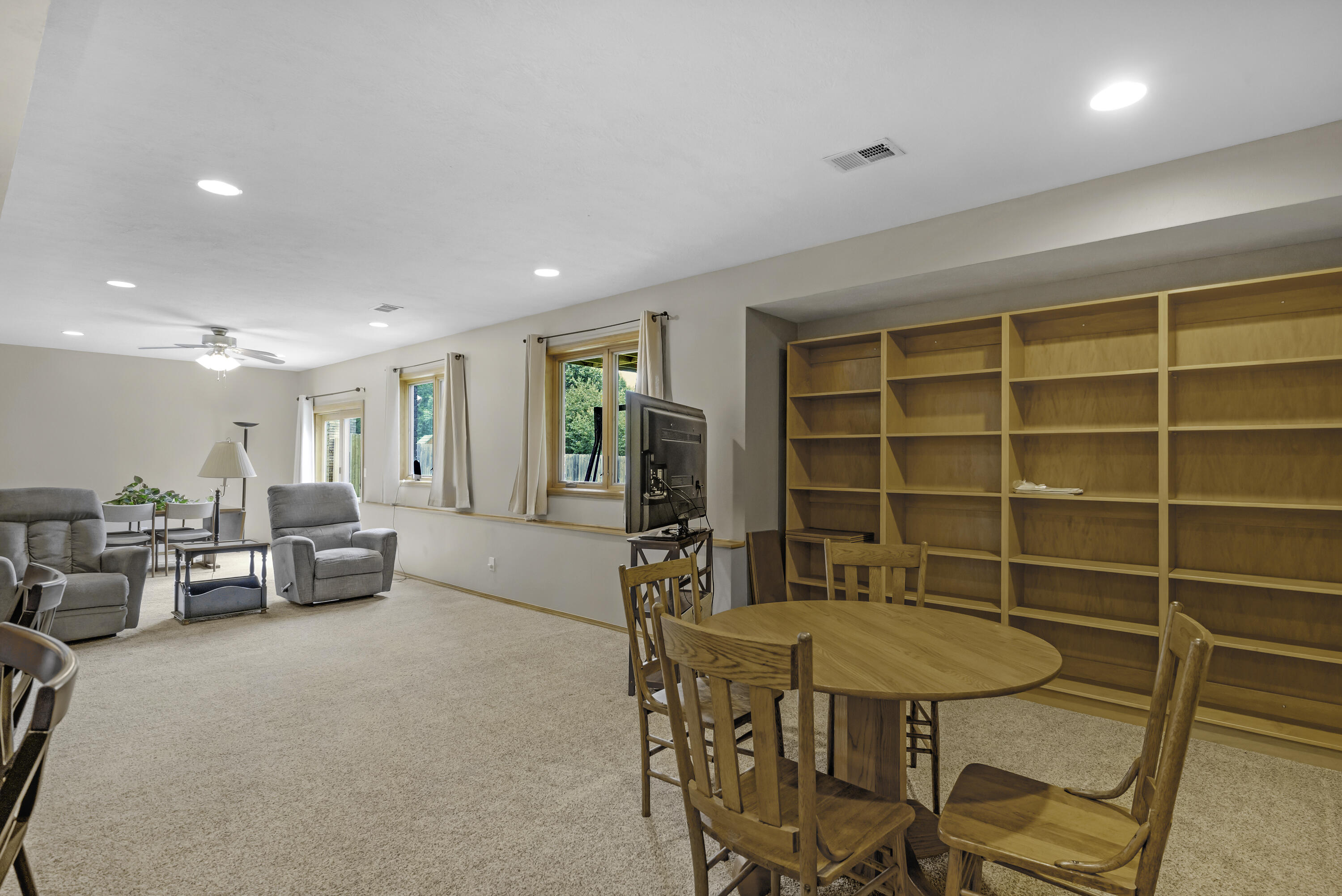 2122 W Village Terrace
