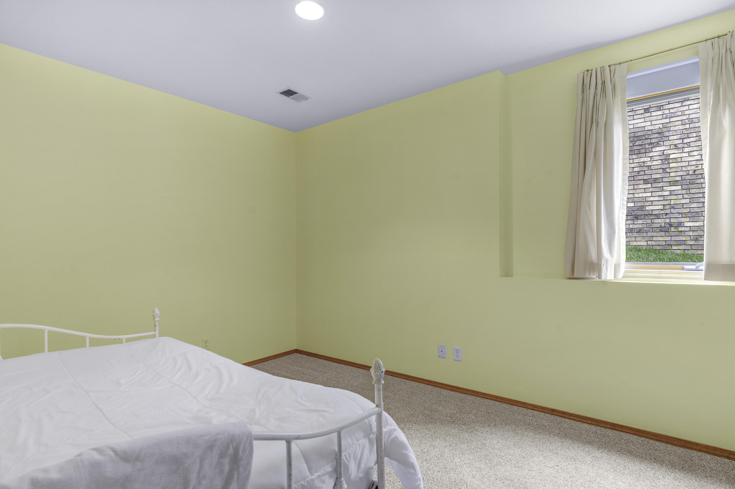 2122 W Village Terrace