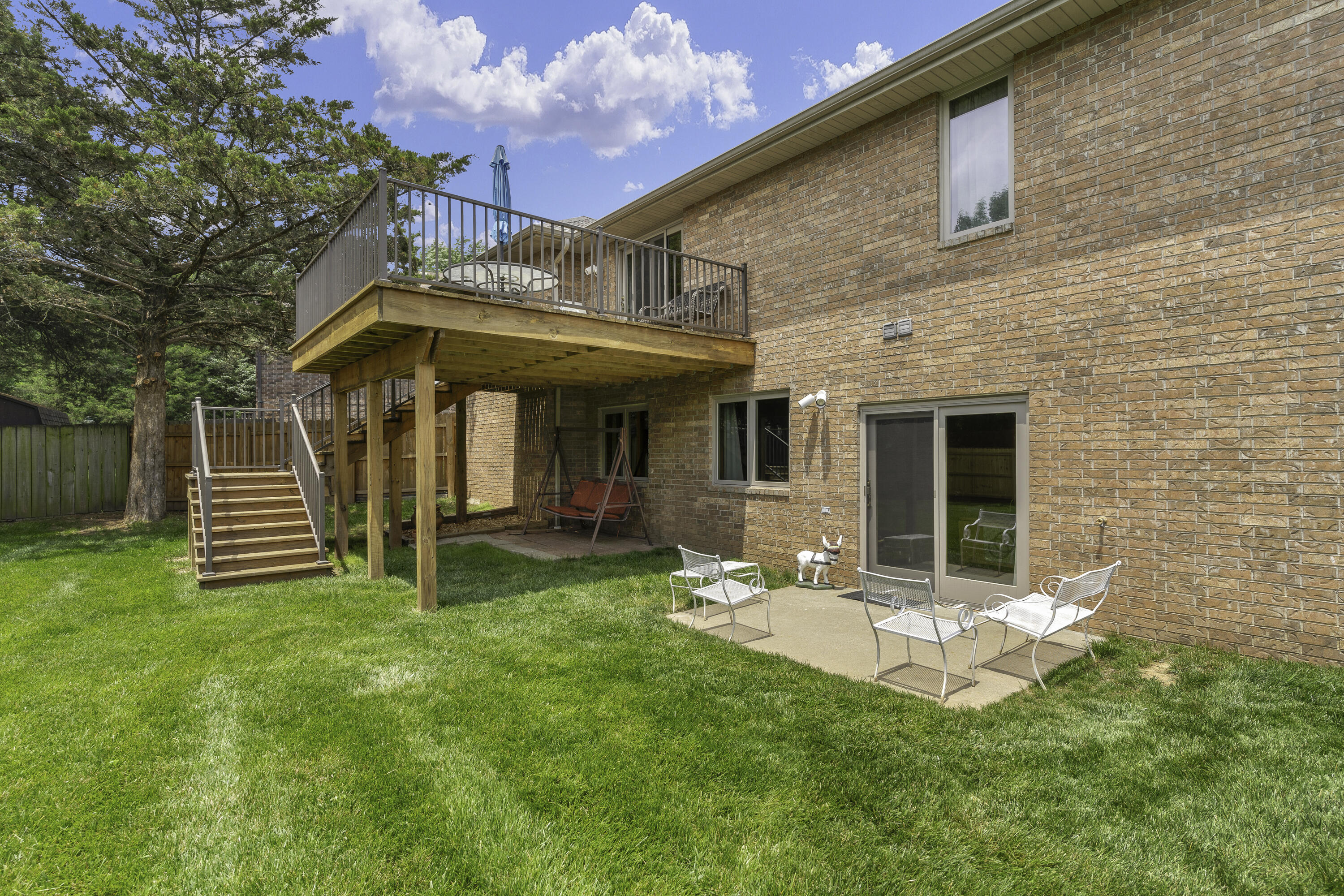 2122 W Village Terrace