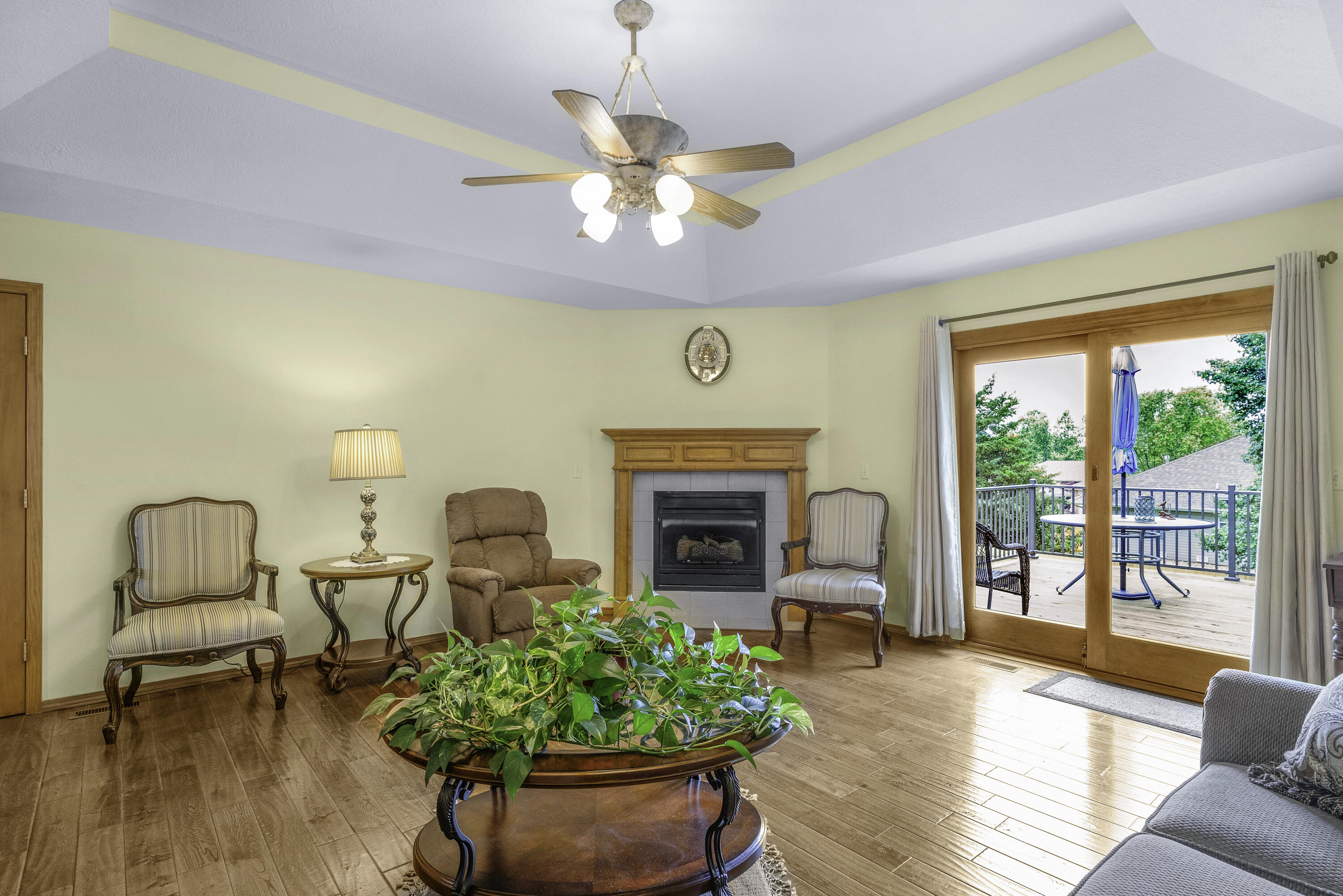 2122 W Village Terrace