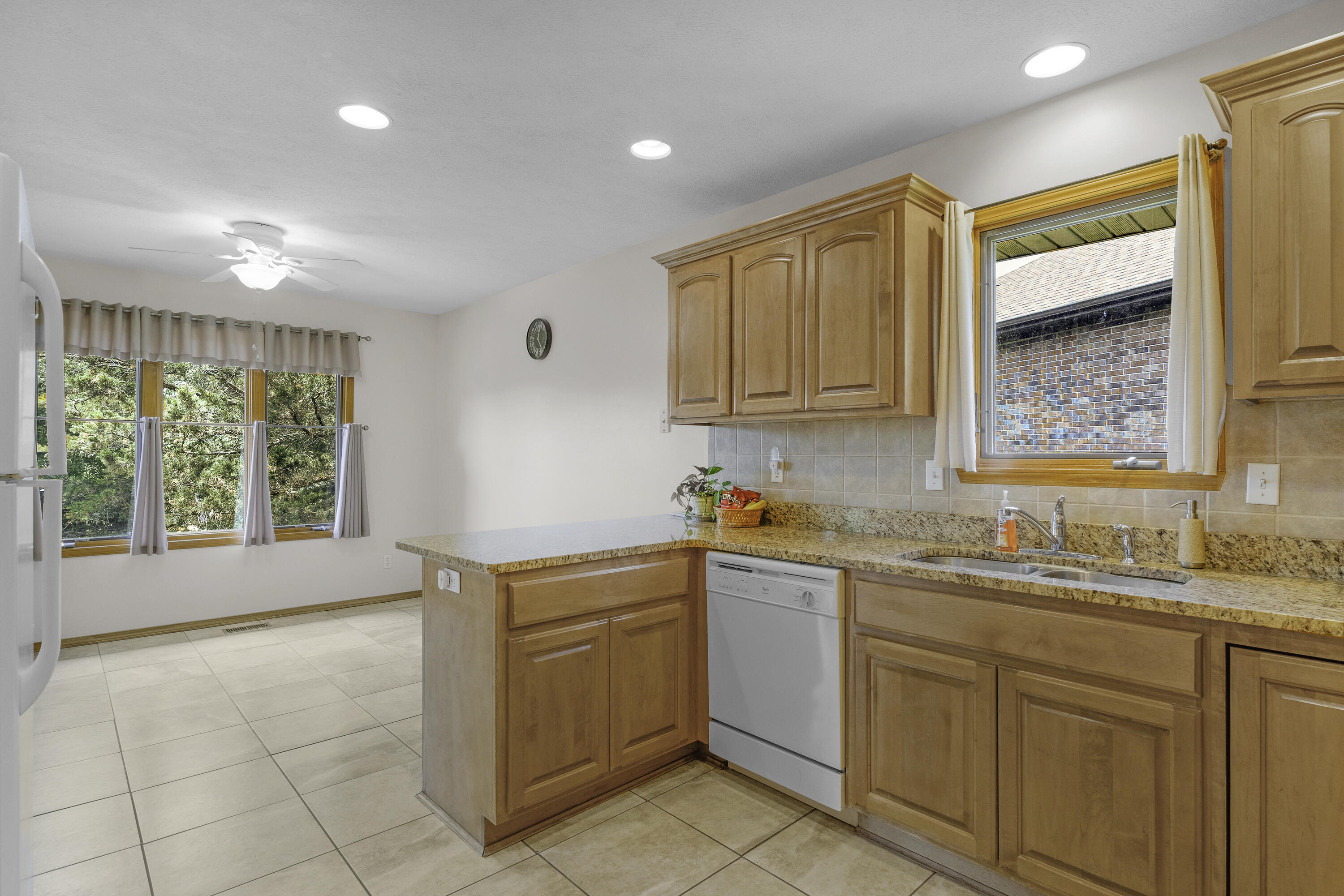2122 W Village Terrace