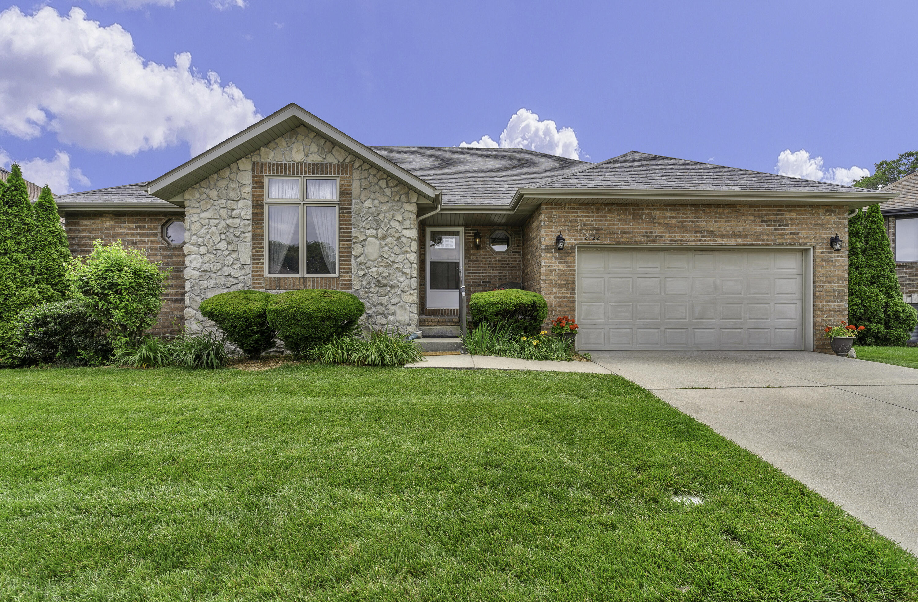 2122 W Village Terrace
