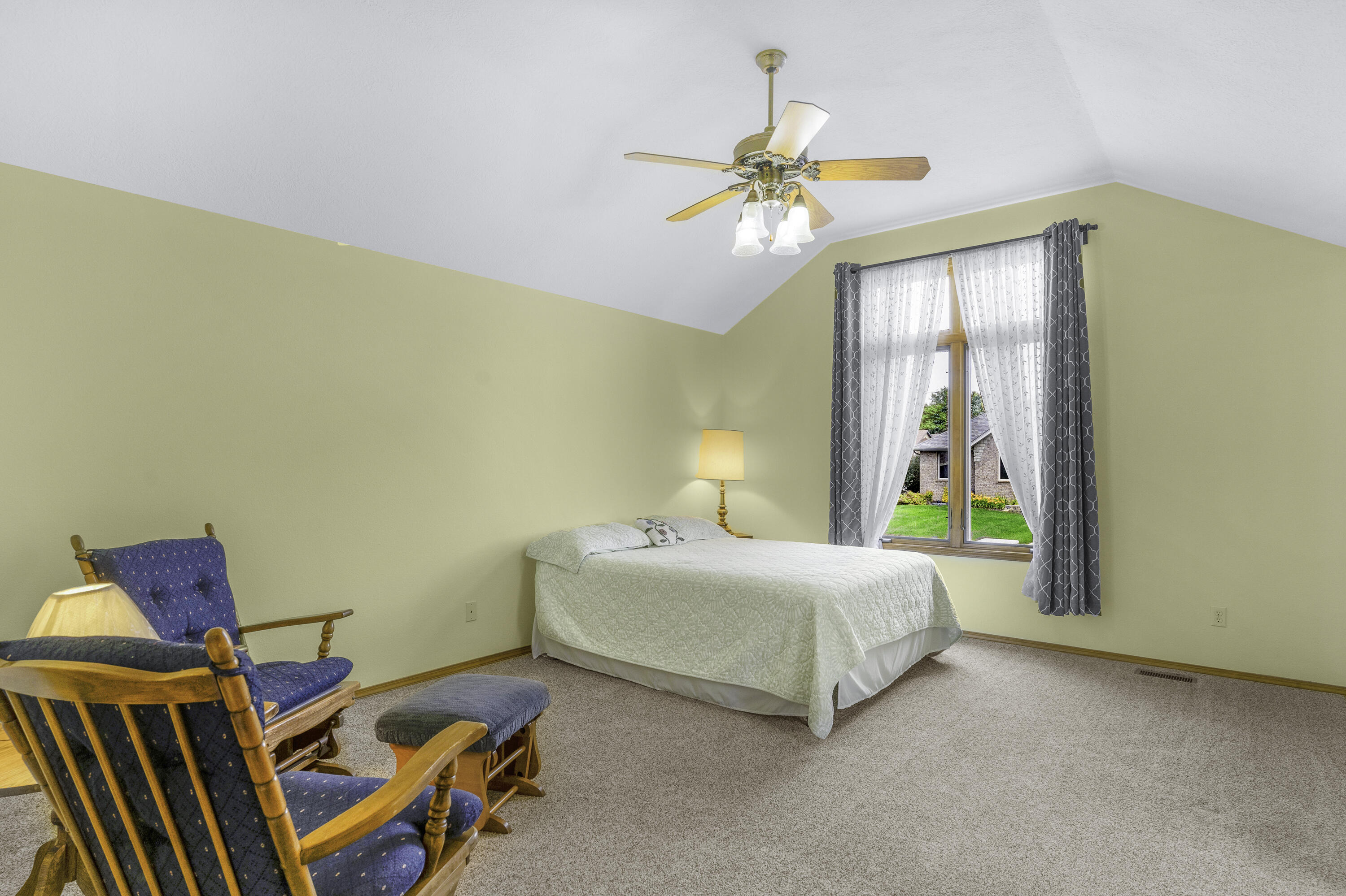 2122 W Village Terrace