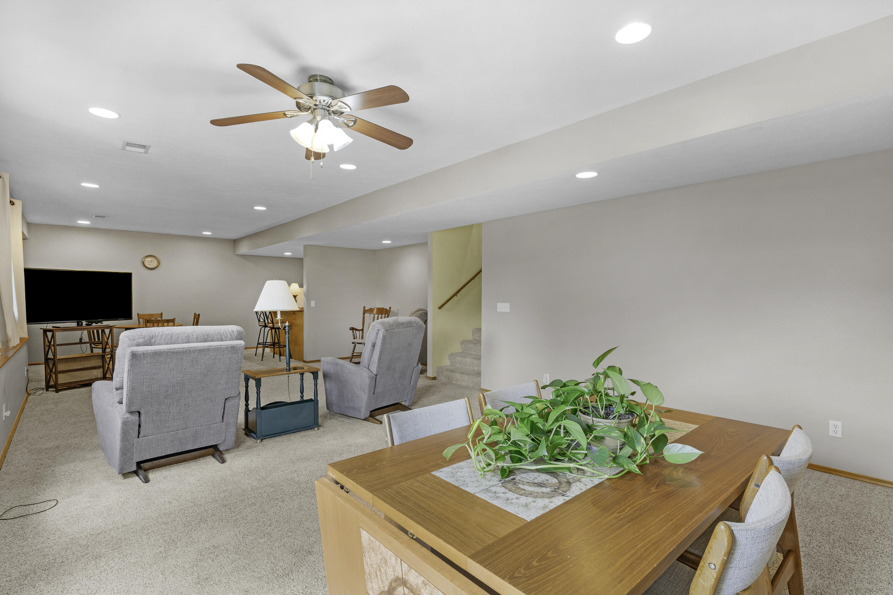 2122 W Village Terrace