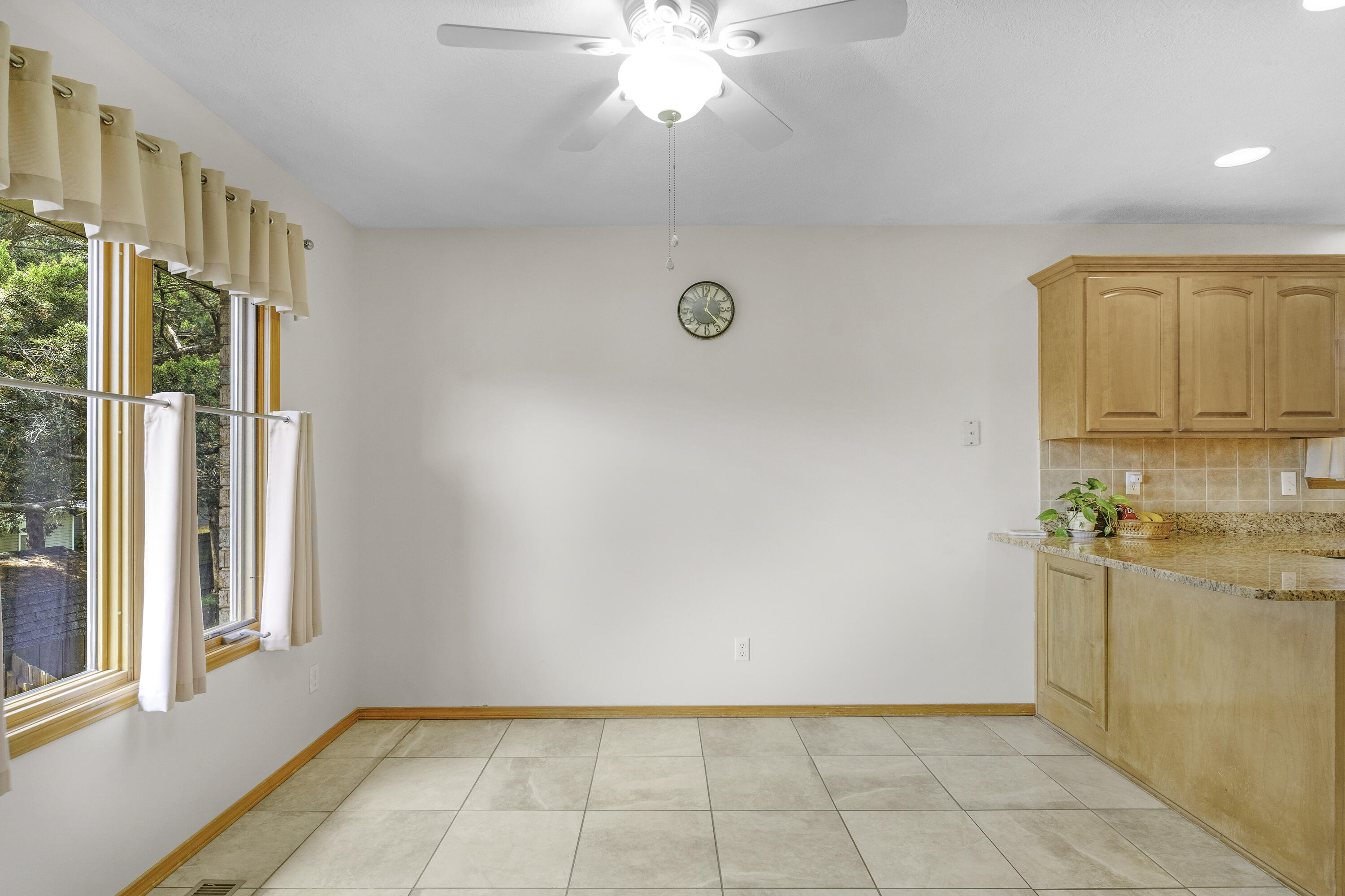 2122 W Village Terrace