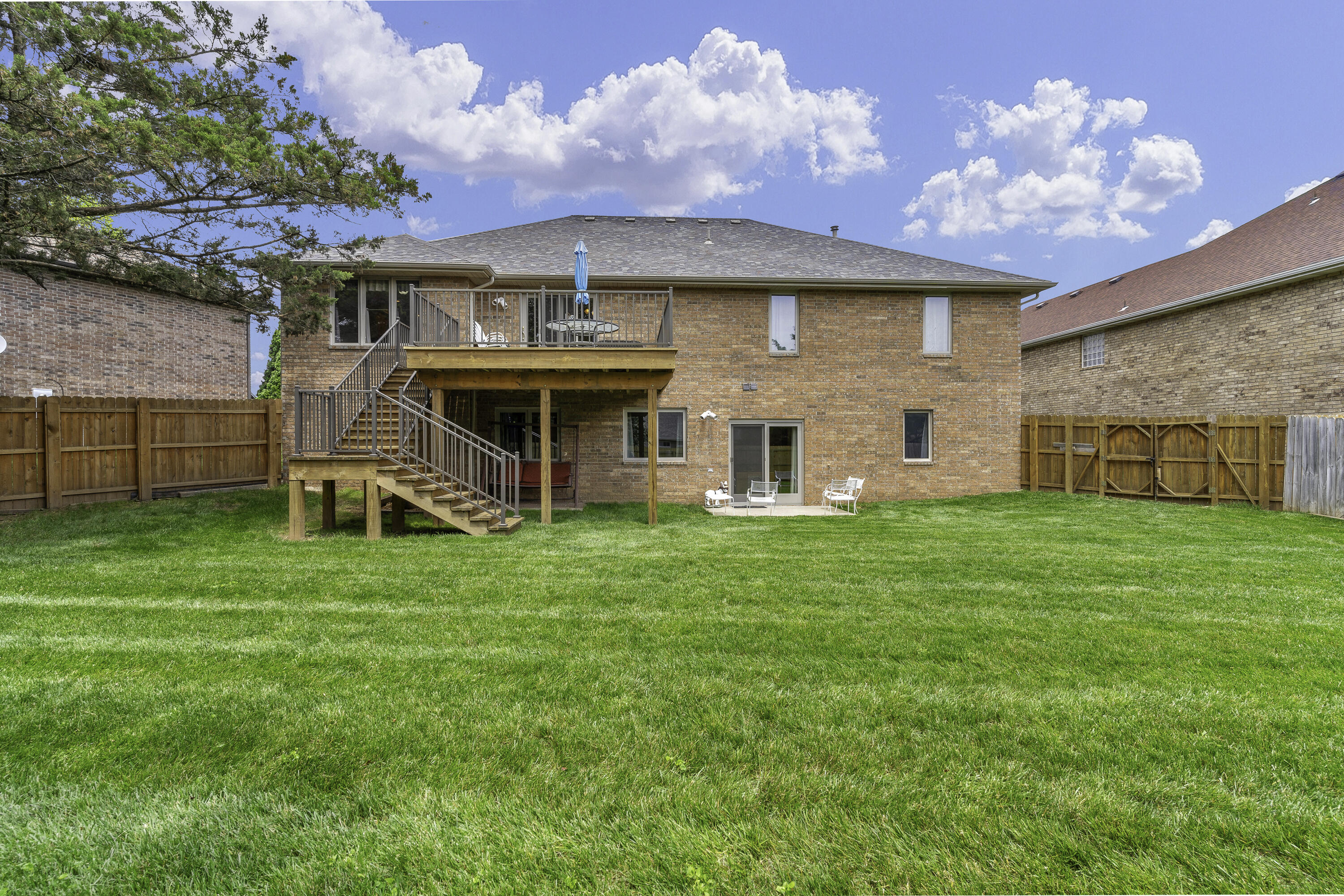 2122 W Village Terrace