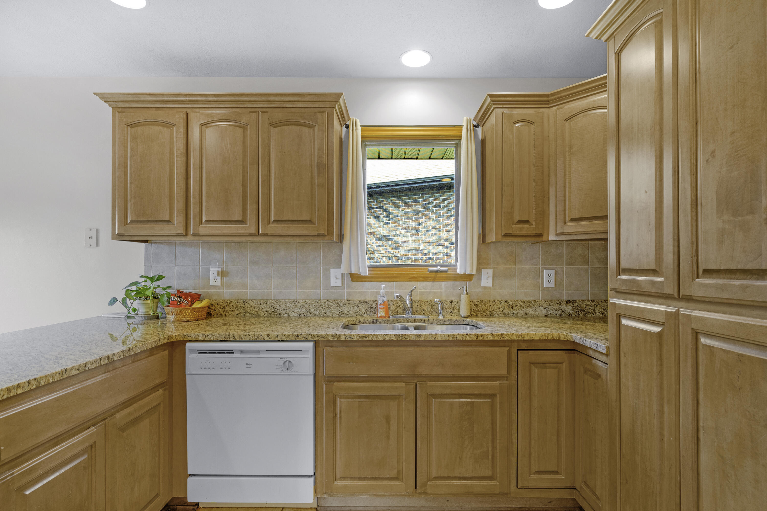 2122 W Village Terrace