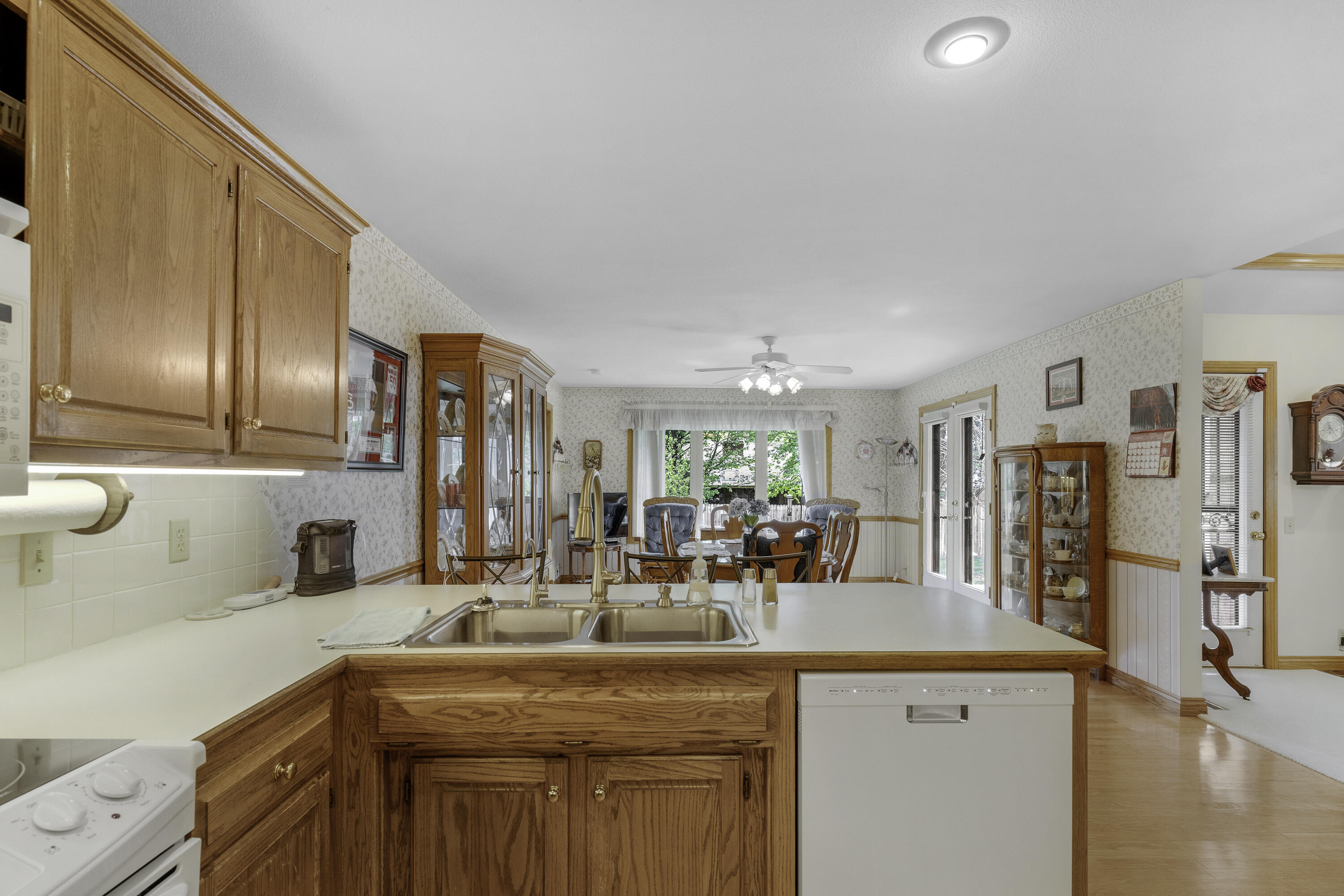 3416 S Barnes Avenue