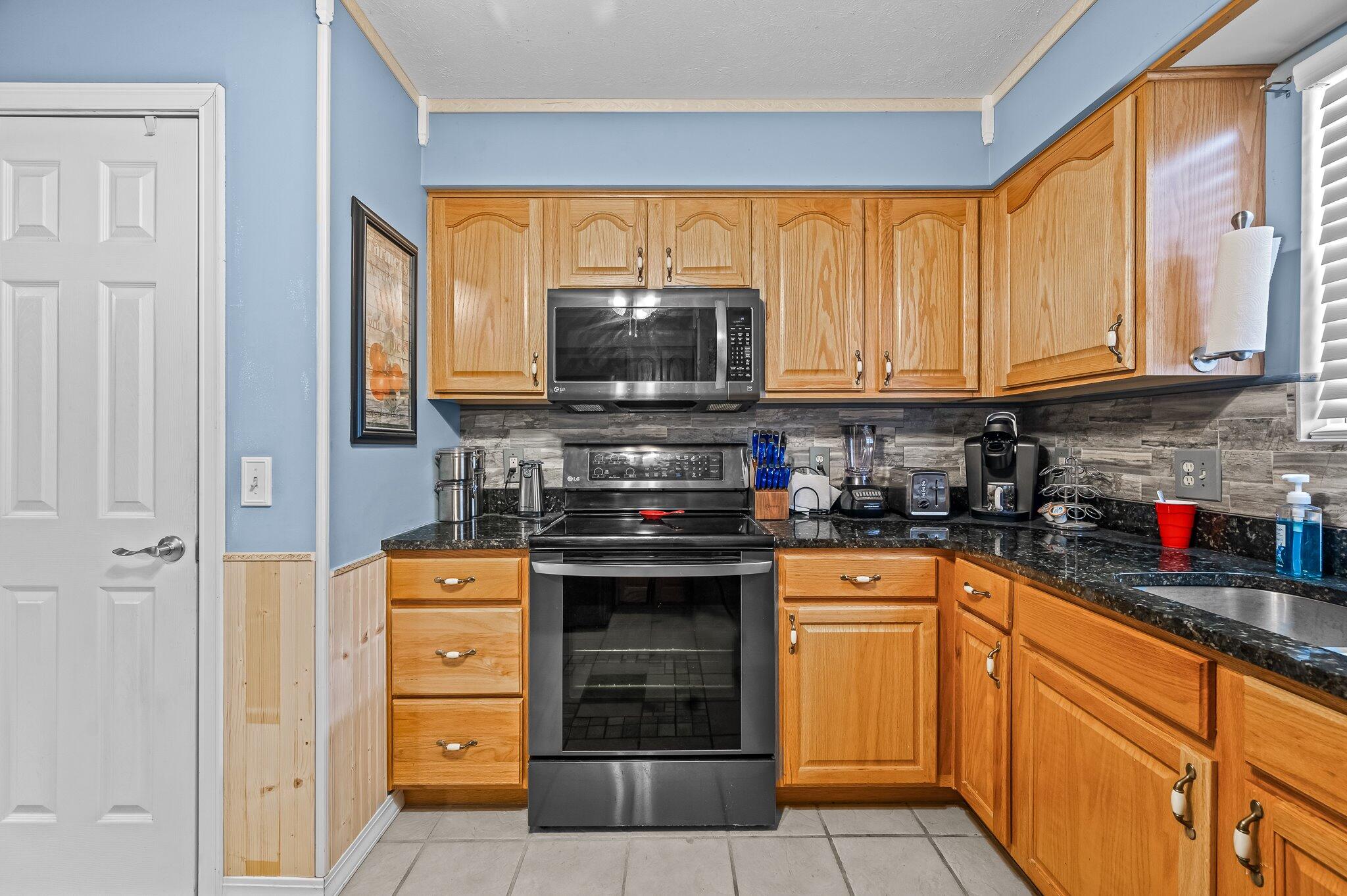 105 W Oak Street