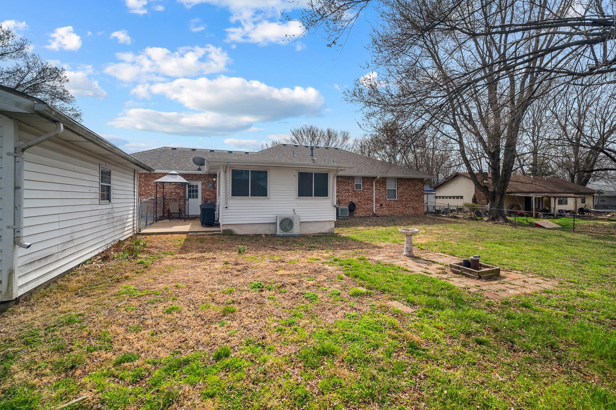 105 W Oak Street