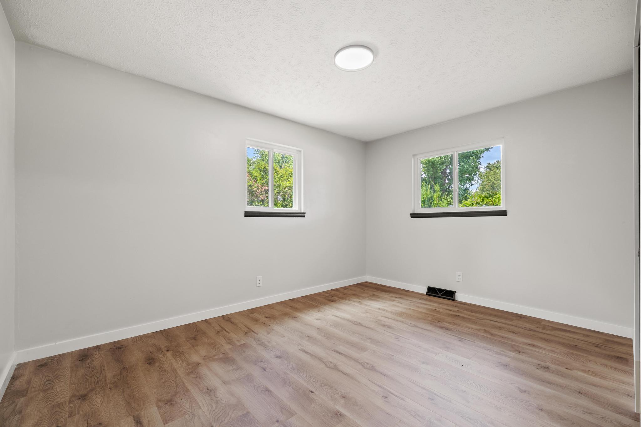 302 W Howard Avenue