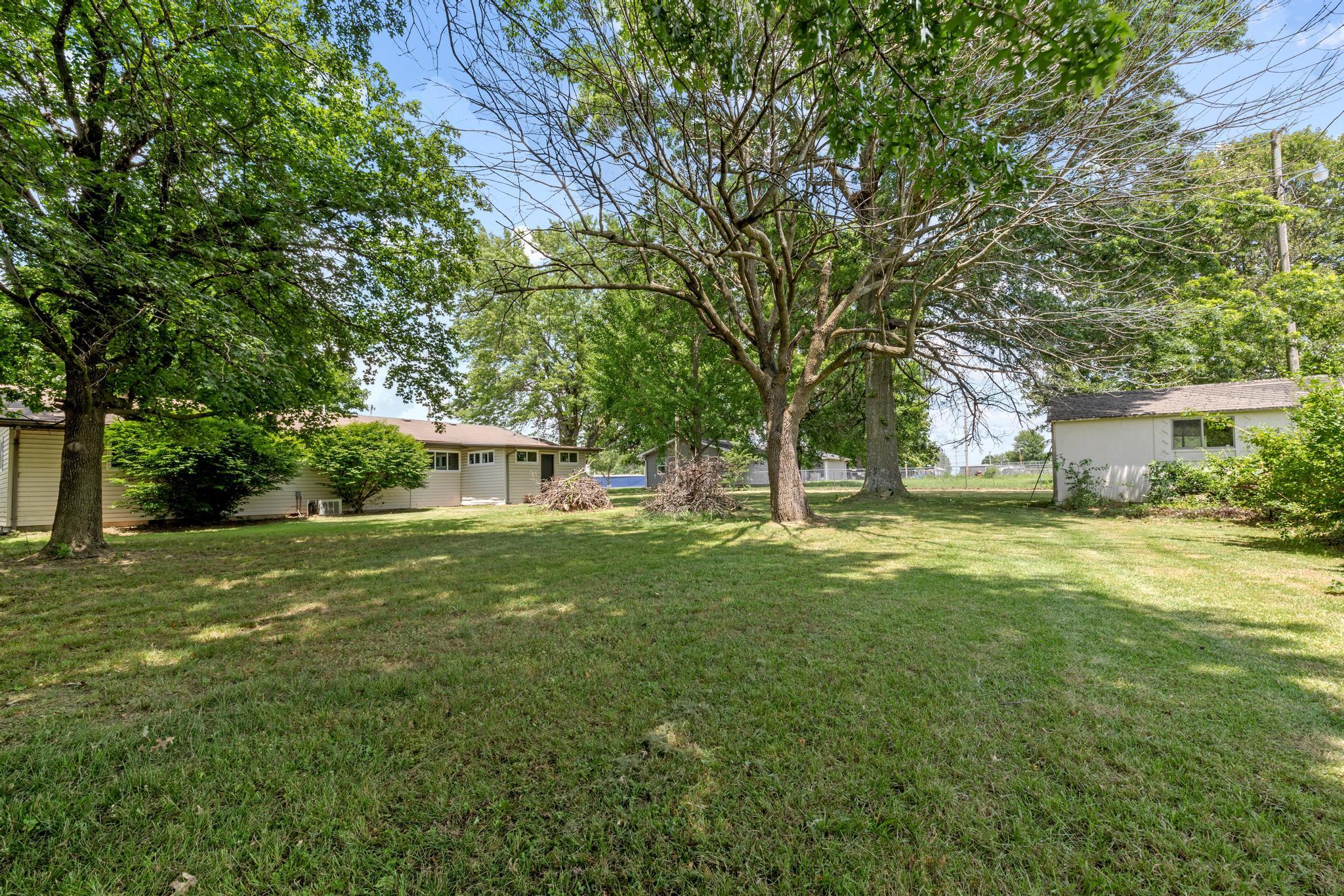 302 W Howard Avenue