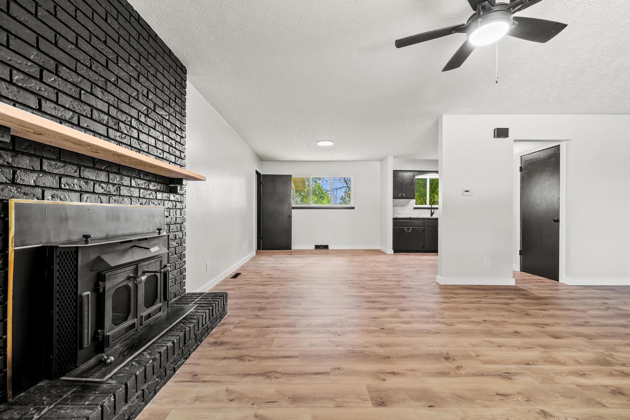 302 W Howard Avenue