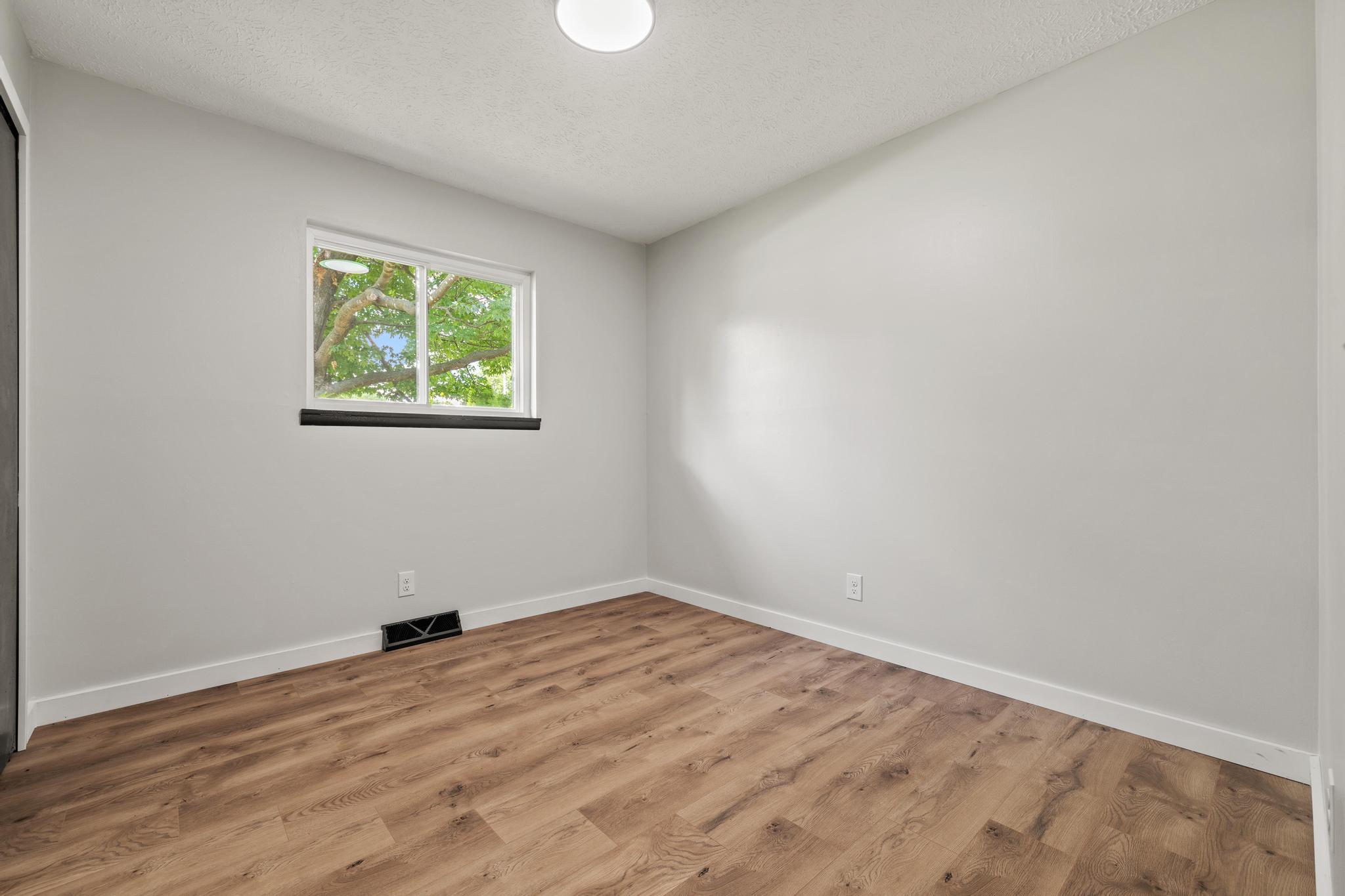 302 W Howard Avenue