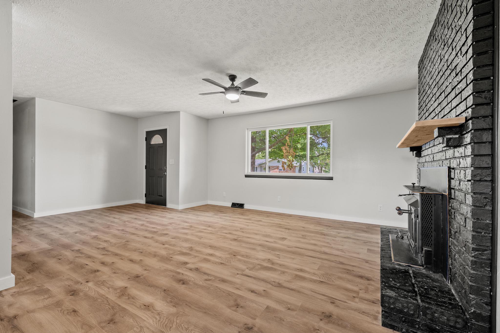 302 W Howard Avenue