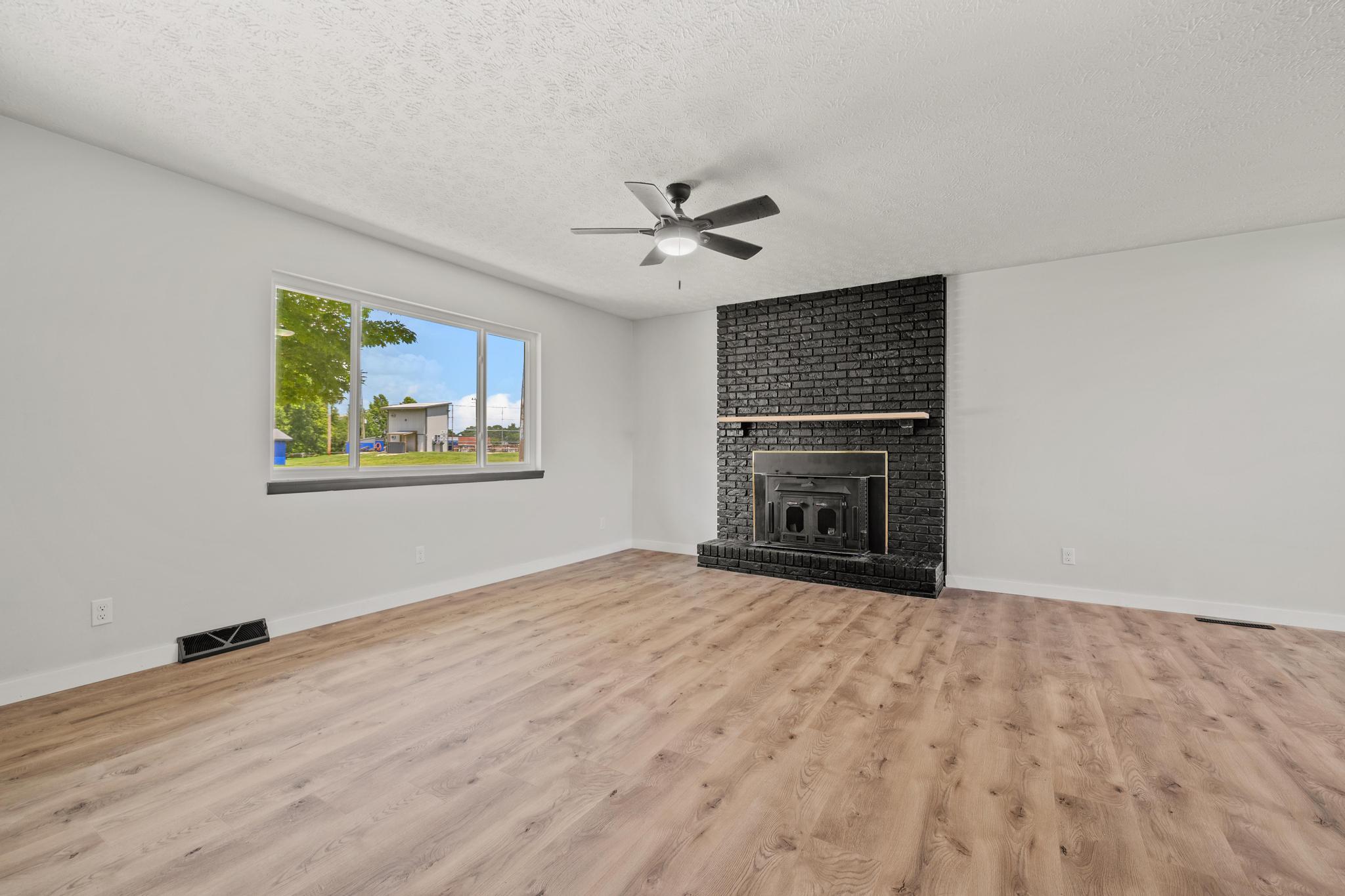 302 W Howard Avenue
