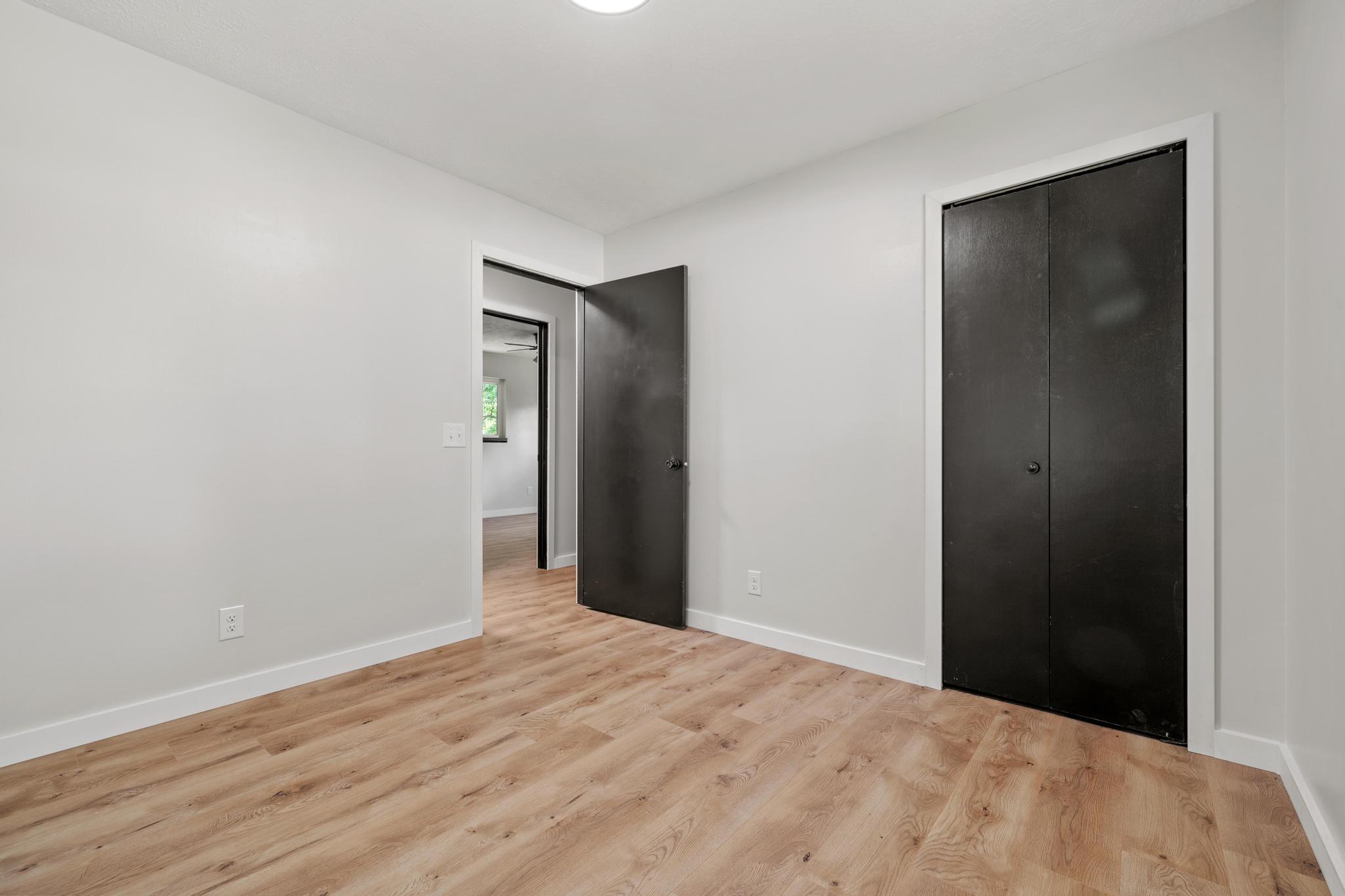 302 W Howard Avenue