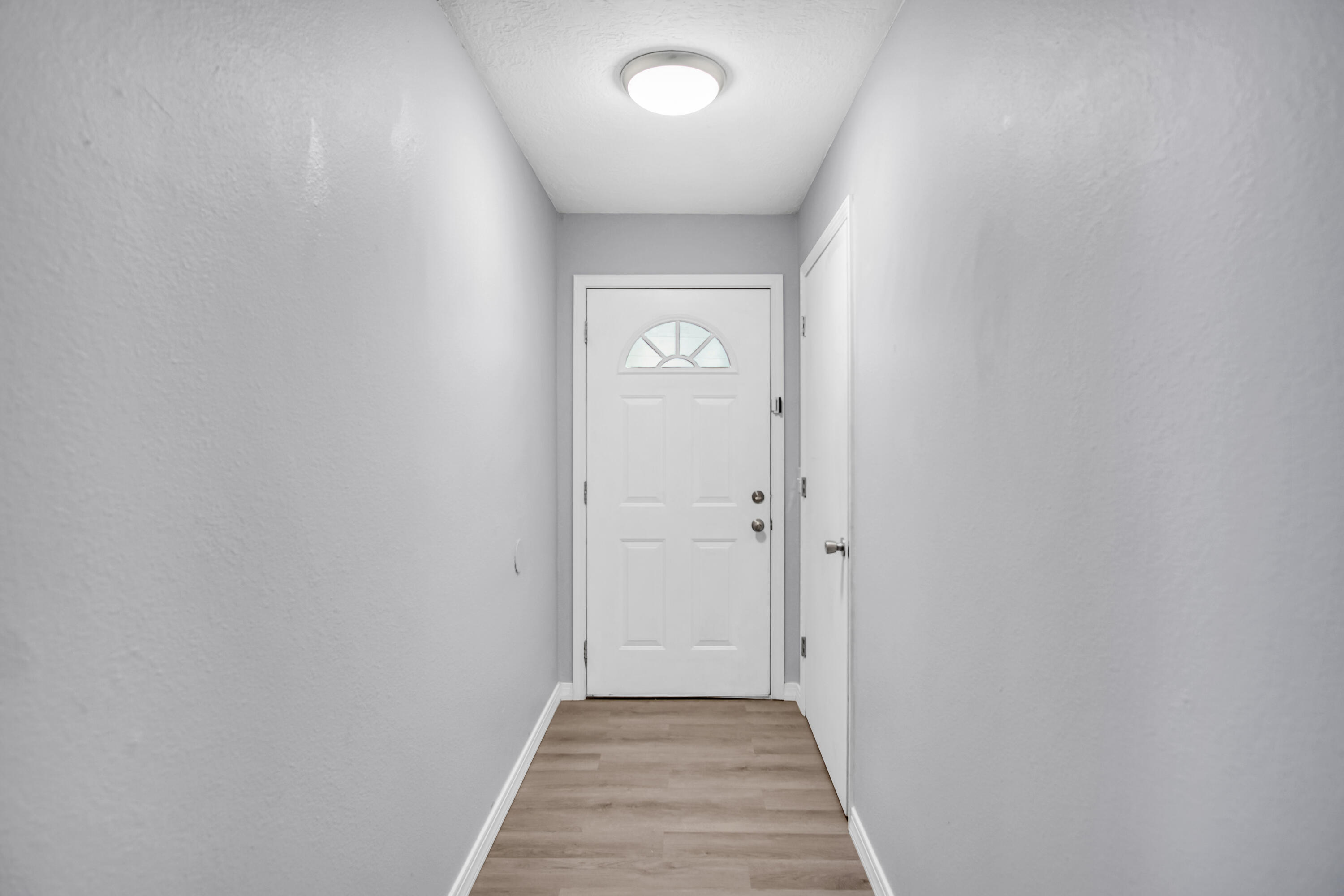 3217 W Riverside Street