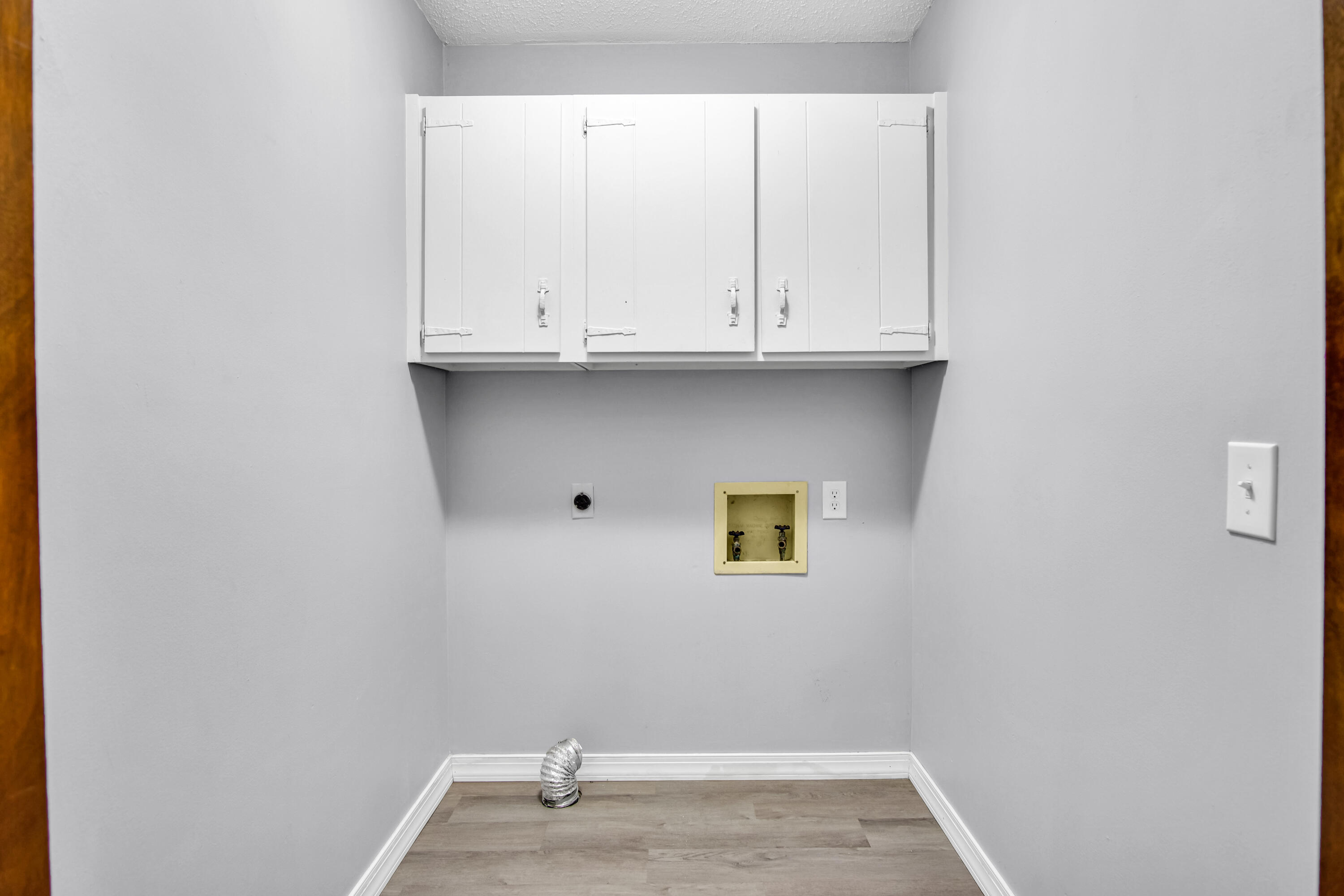 3217 W Riverside Street