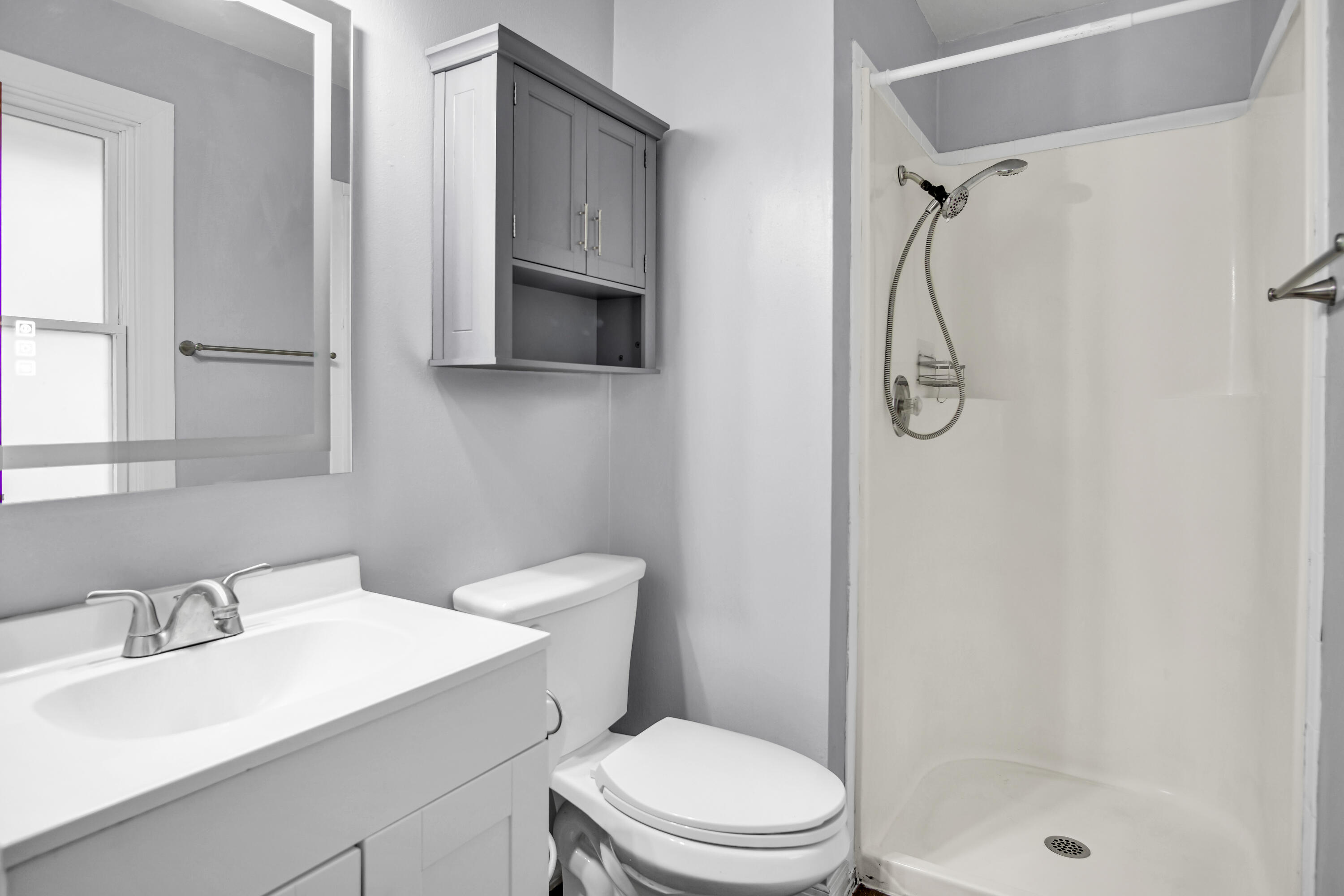 3217 W Riverside Street