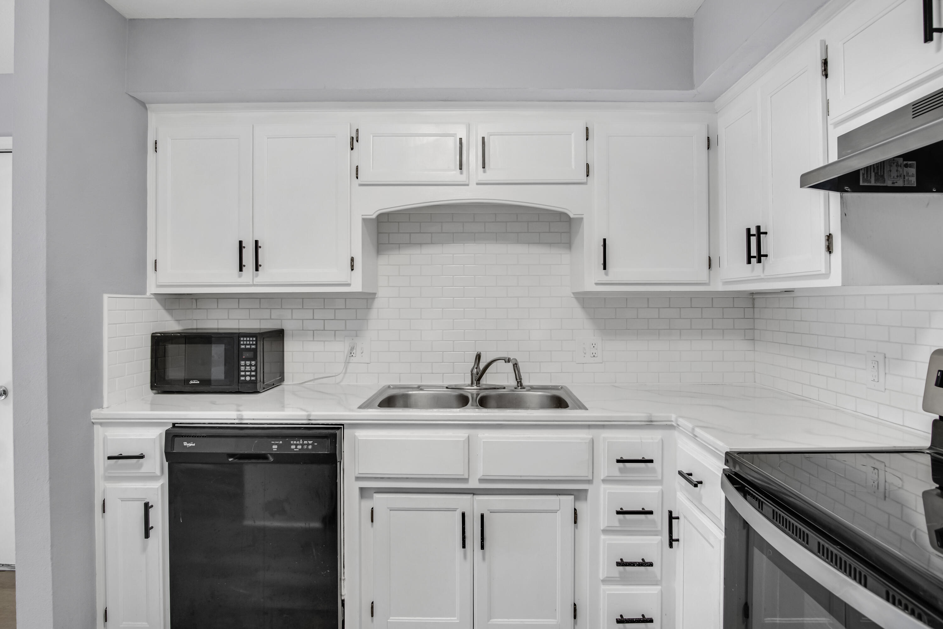 3217 W Riverside Street